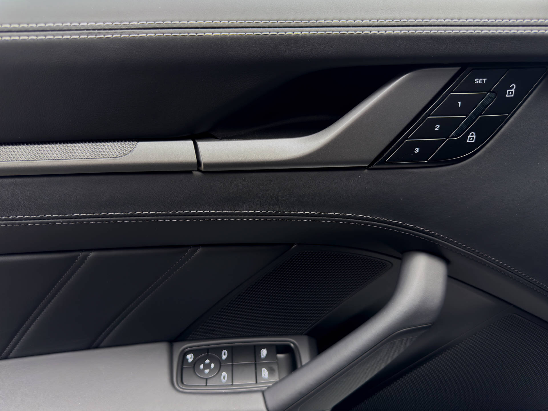 PORSCHE 911 Targa 4S-image-11