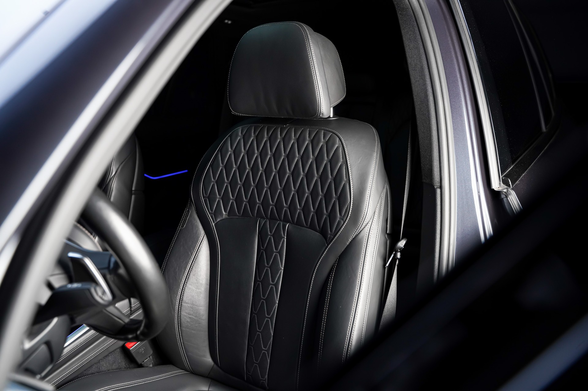 BMW X5 xDrive M50i Steptronic-image-11