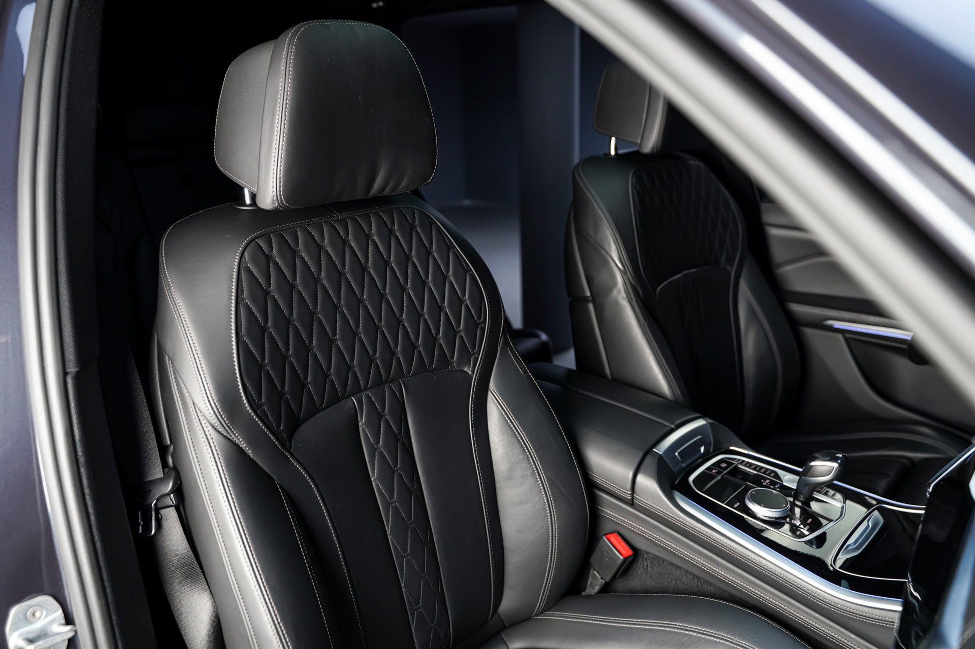 BMW X5 xDrive M50i Steptronic-image-18