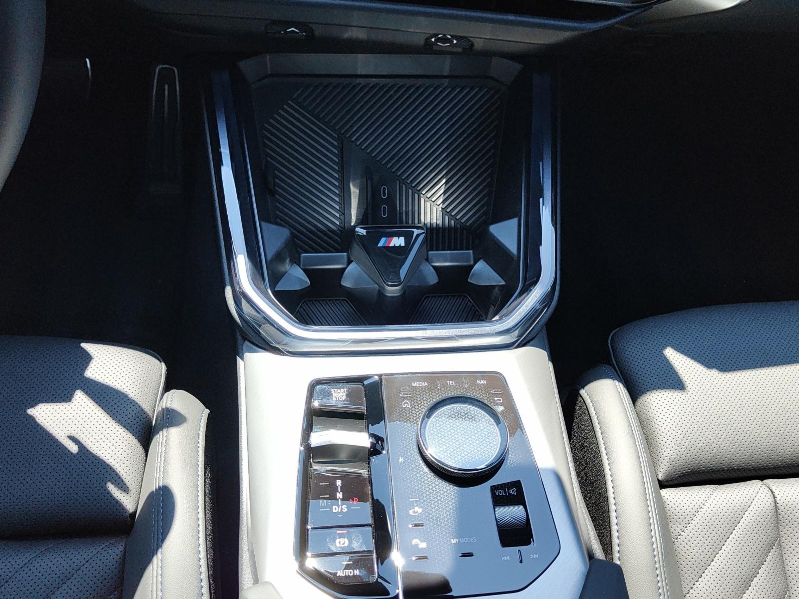 BMW X3 M50i-image-12