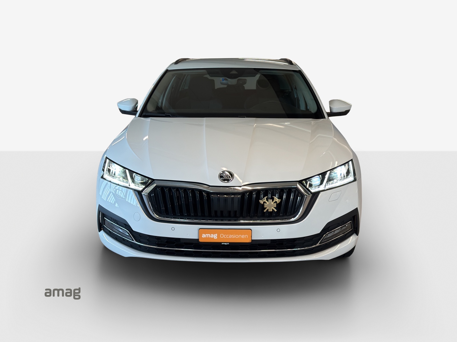 SKODA Octavia Combi 2.0 TSI Style DSG 4x4-image-6