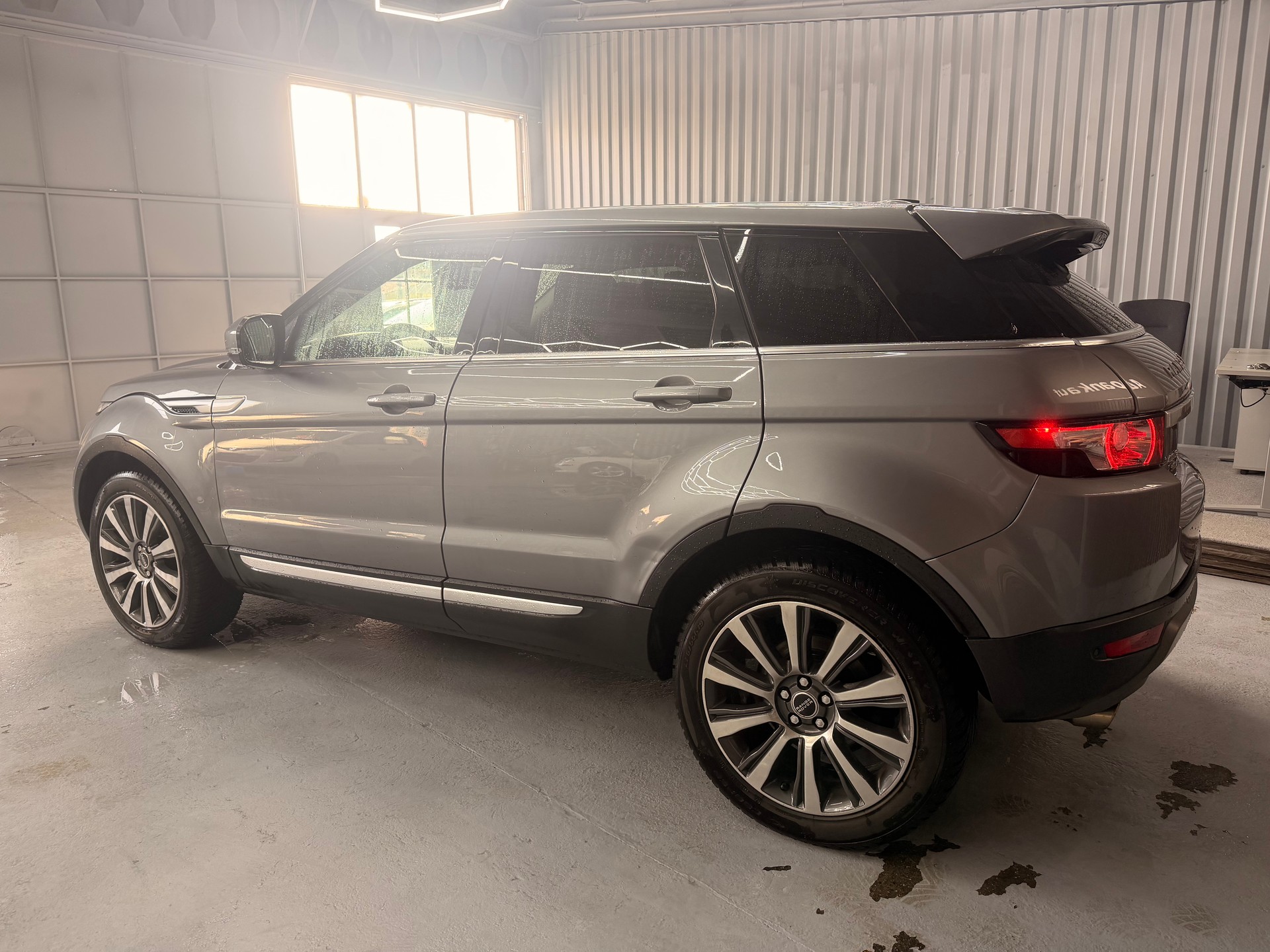 LAND ROVER Range Rover Evoque 2.2 SD4 Pure AT6-showroom-element-3