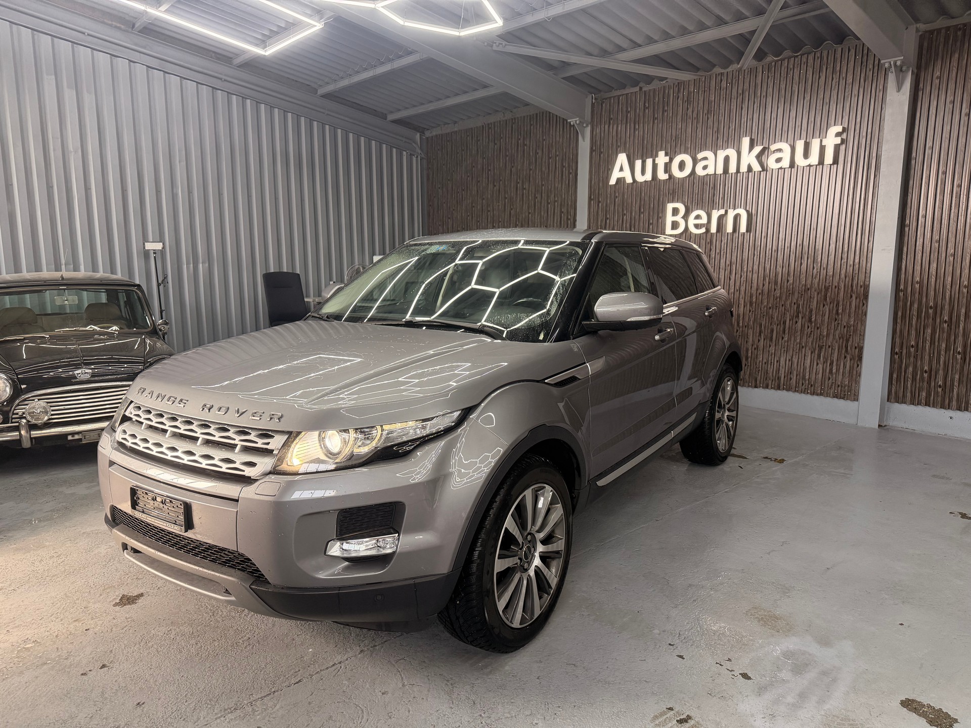 LAND ROVER Range Rover Evoque 2.2 SD4 Pure AT6-showroom-element-1