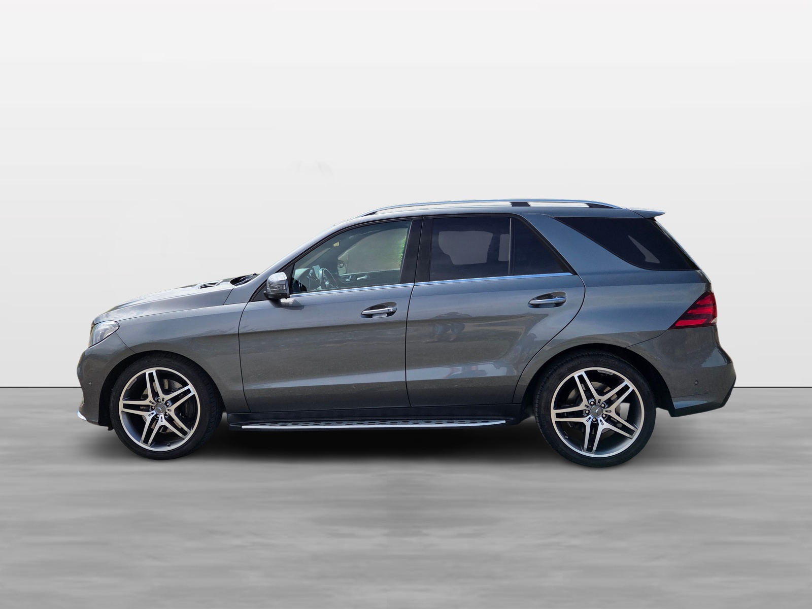 MERCEDES-BENZ GLE 500 Executive 4Matic 9G-Tronic-showroom-element-2