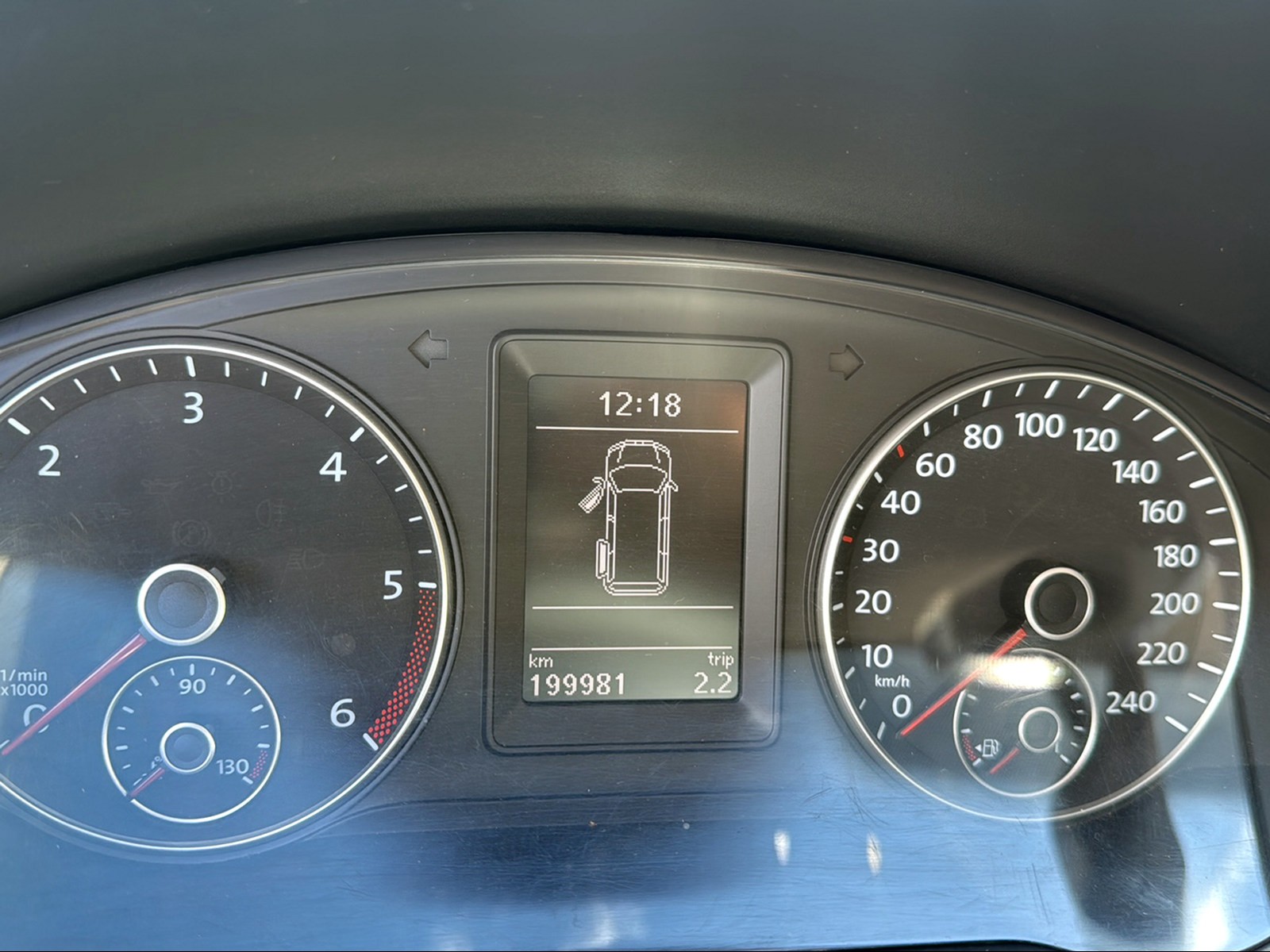 VW T5 Caravelle Trendline 2.0 TDI CR 4Motion-image-9