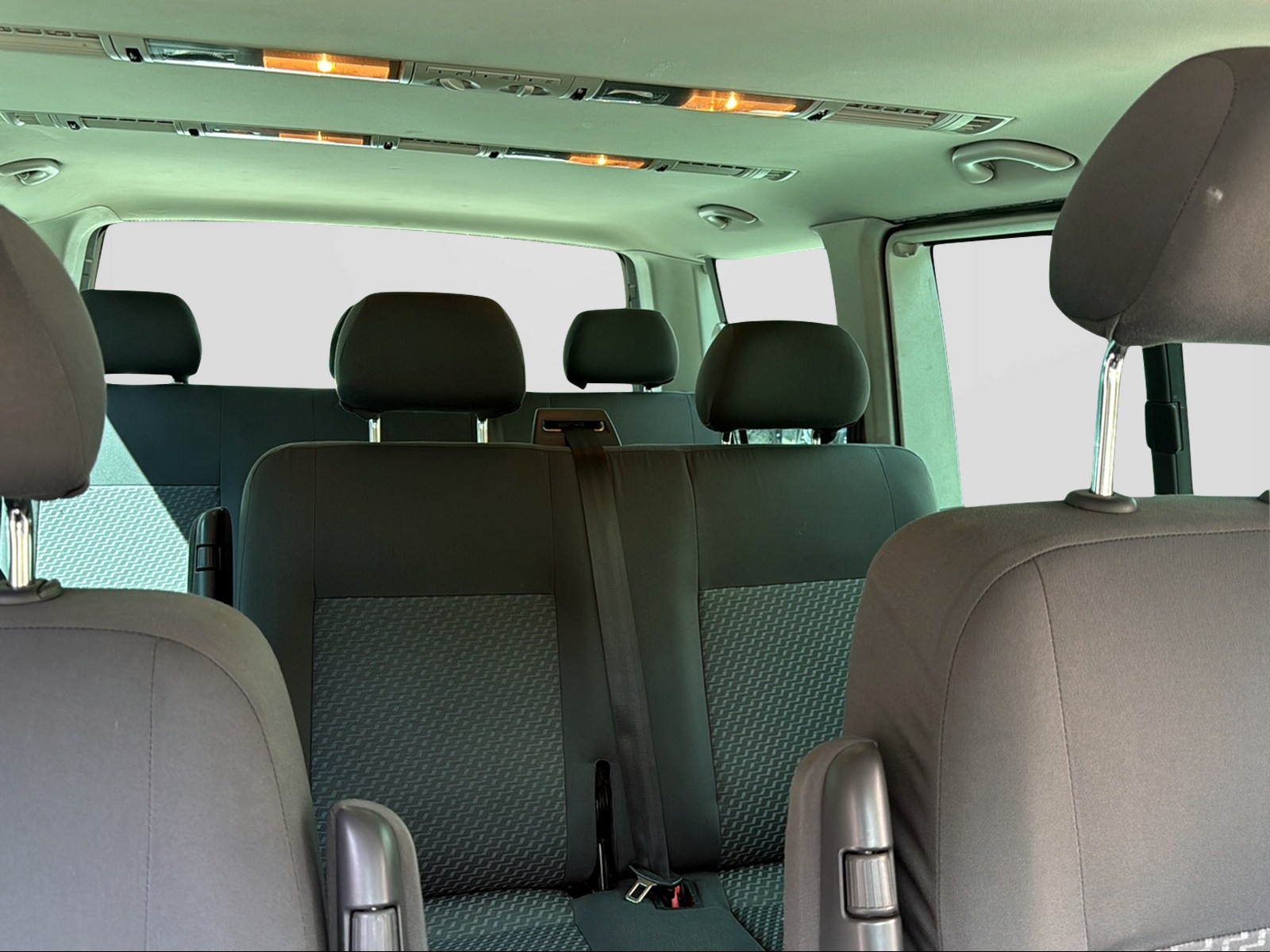 VW T5 Caravelle Trendline 2.0 TDI CR 4Motion-image-15