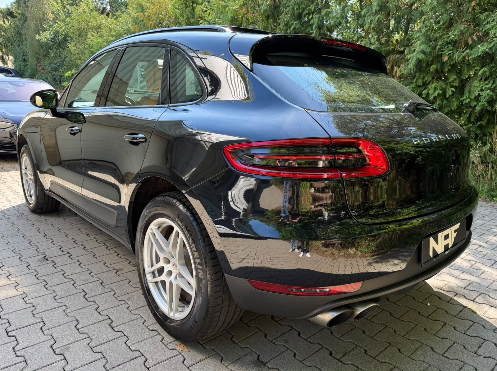 PORSCHE Macan S PDK-showroom-element-2