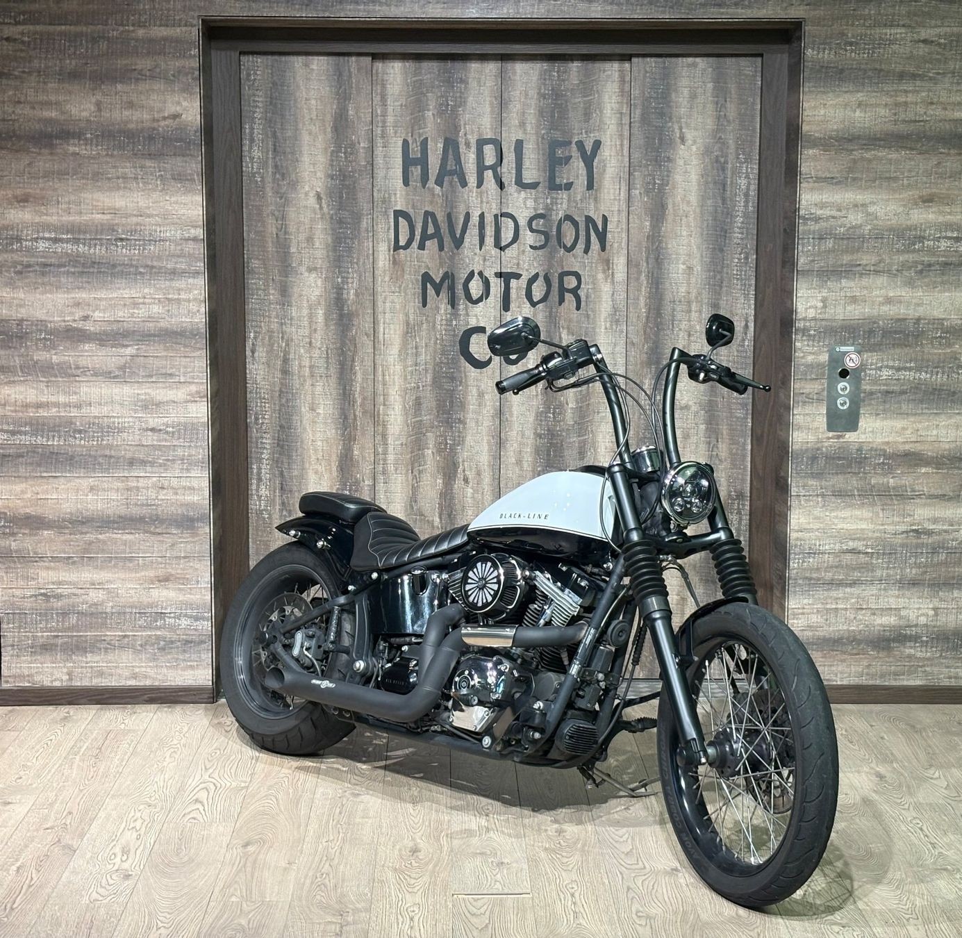 HARLEY-DAVIDSON FXS Blackline ABS-image-1