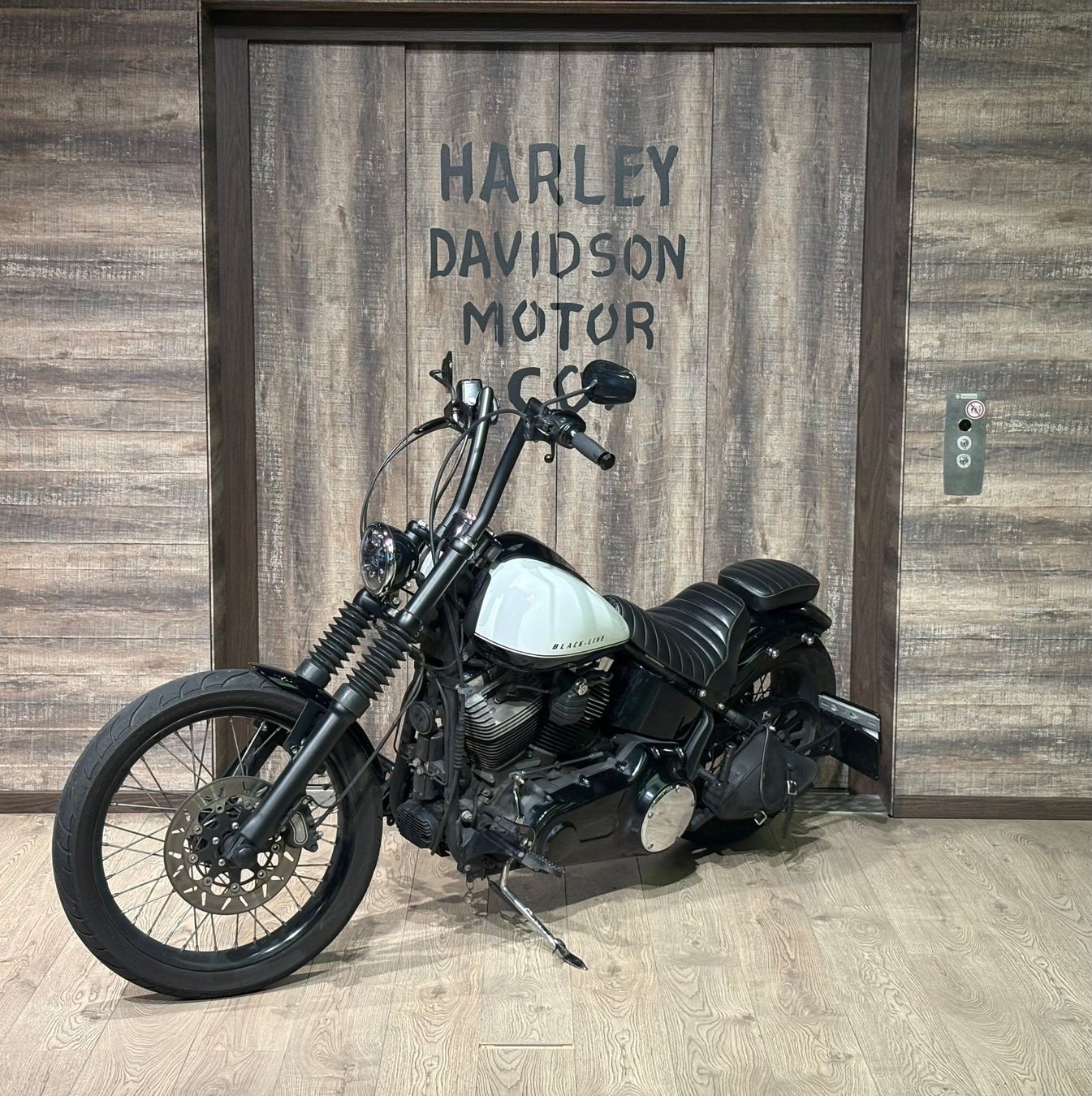 HARLEY-DAVIDSON FXS Blackline ABS-image-2