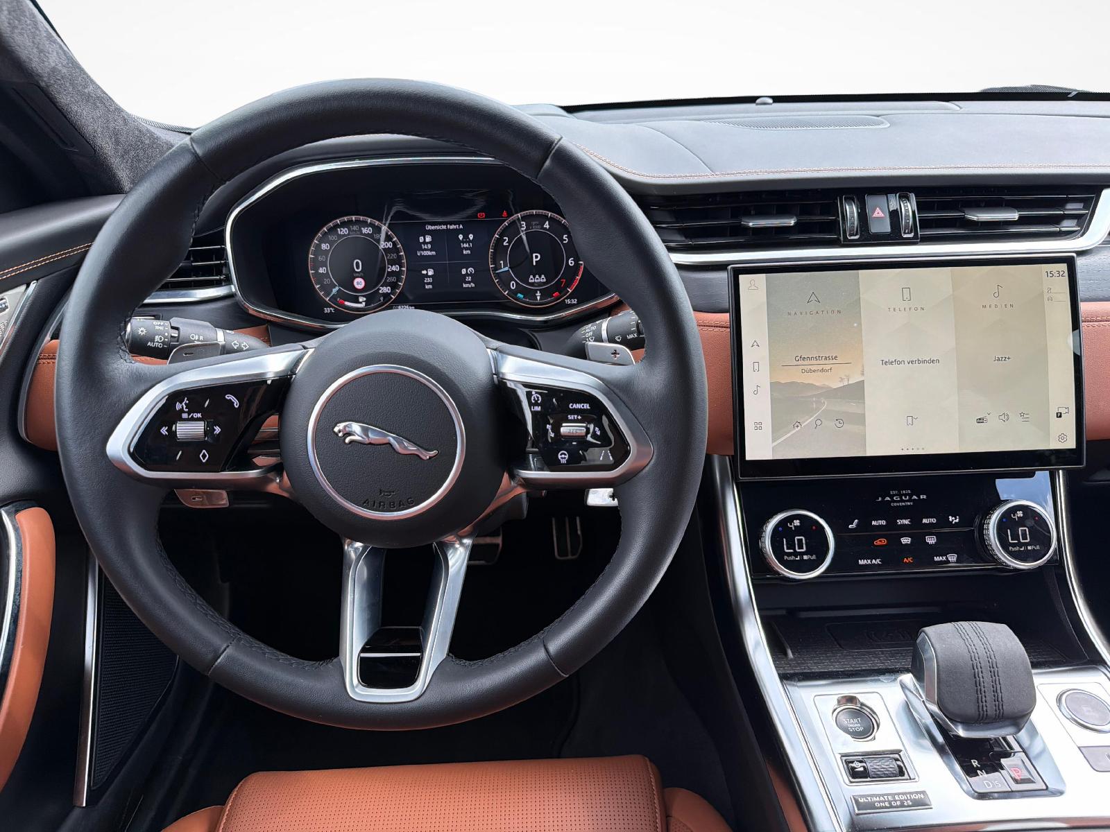 JAGUAR XF Sportbrake 2.0 I4 300 Sport AWD-image-12