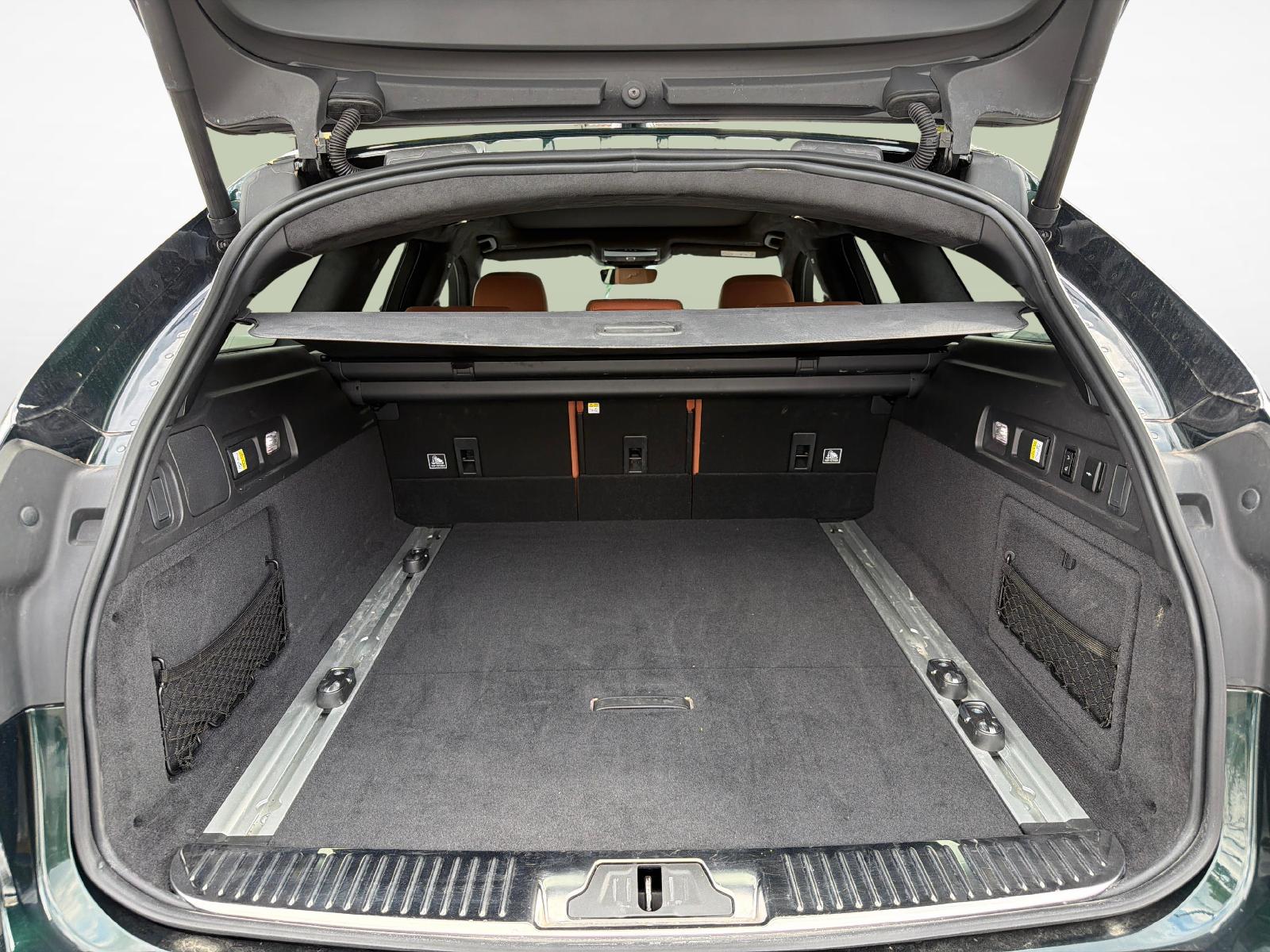 JAGUAR XF Sportbrake 2.0 I4 300 Sport AWD-image-20