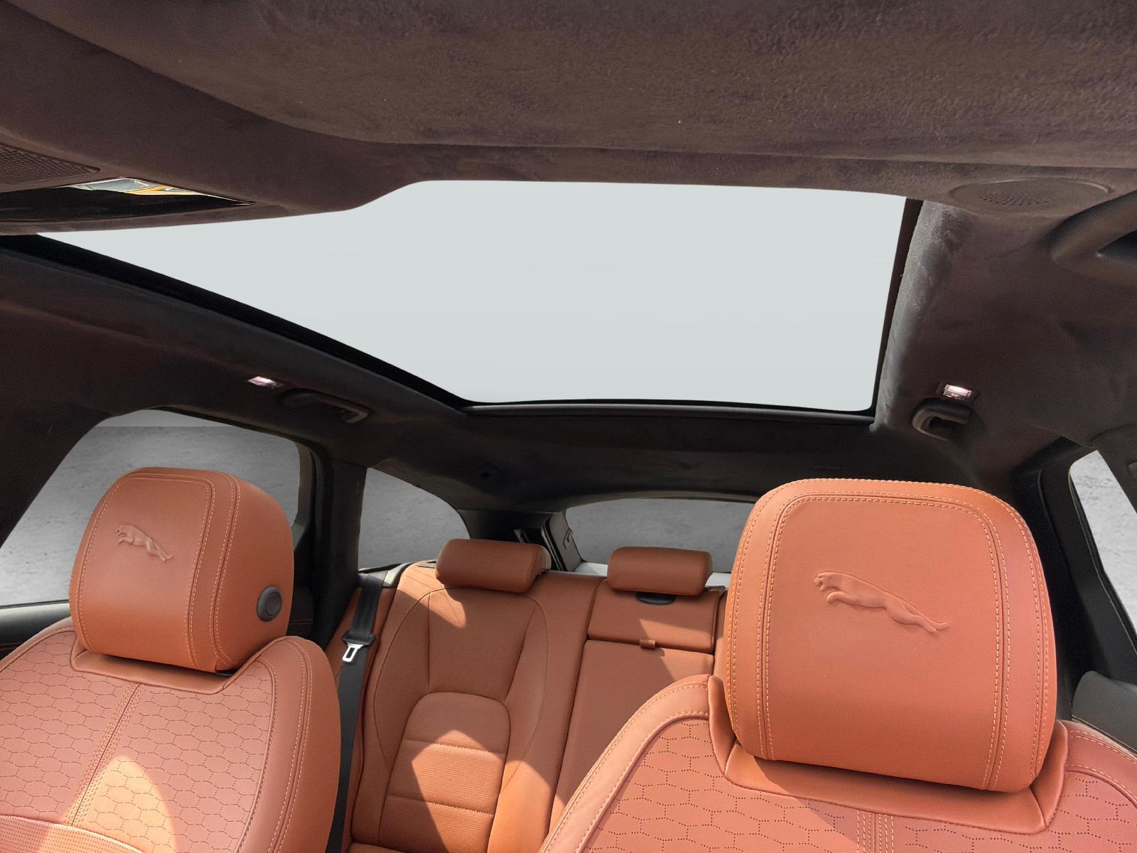 JAGUAR XF Sportbrake 2.0 I4 300 Sport AWD-image-18