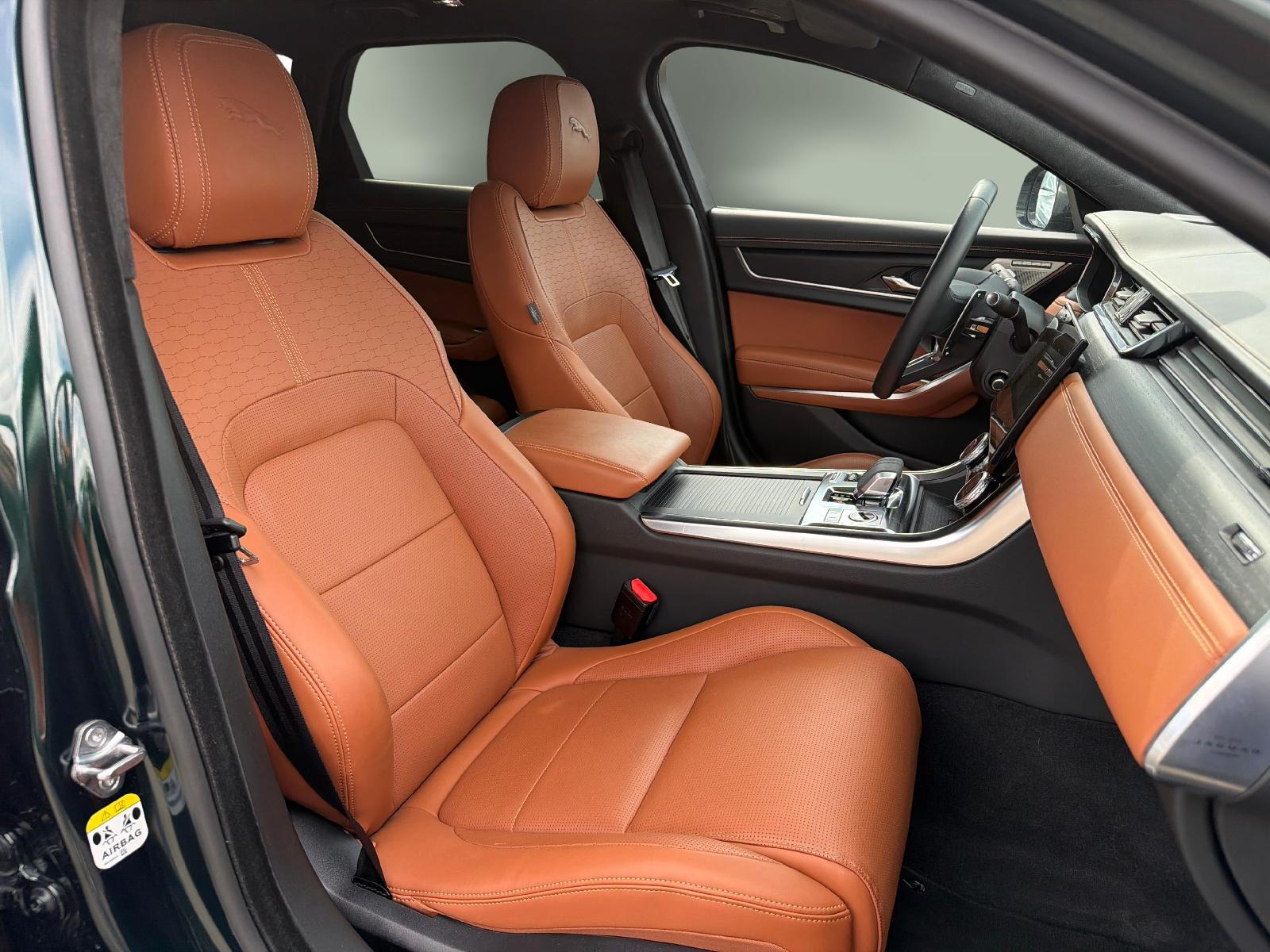 JAGUAR XF Sportbrake 2.0 I4 300 Sport AWD-image-11
