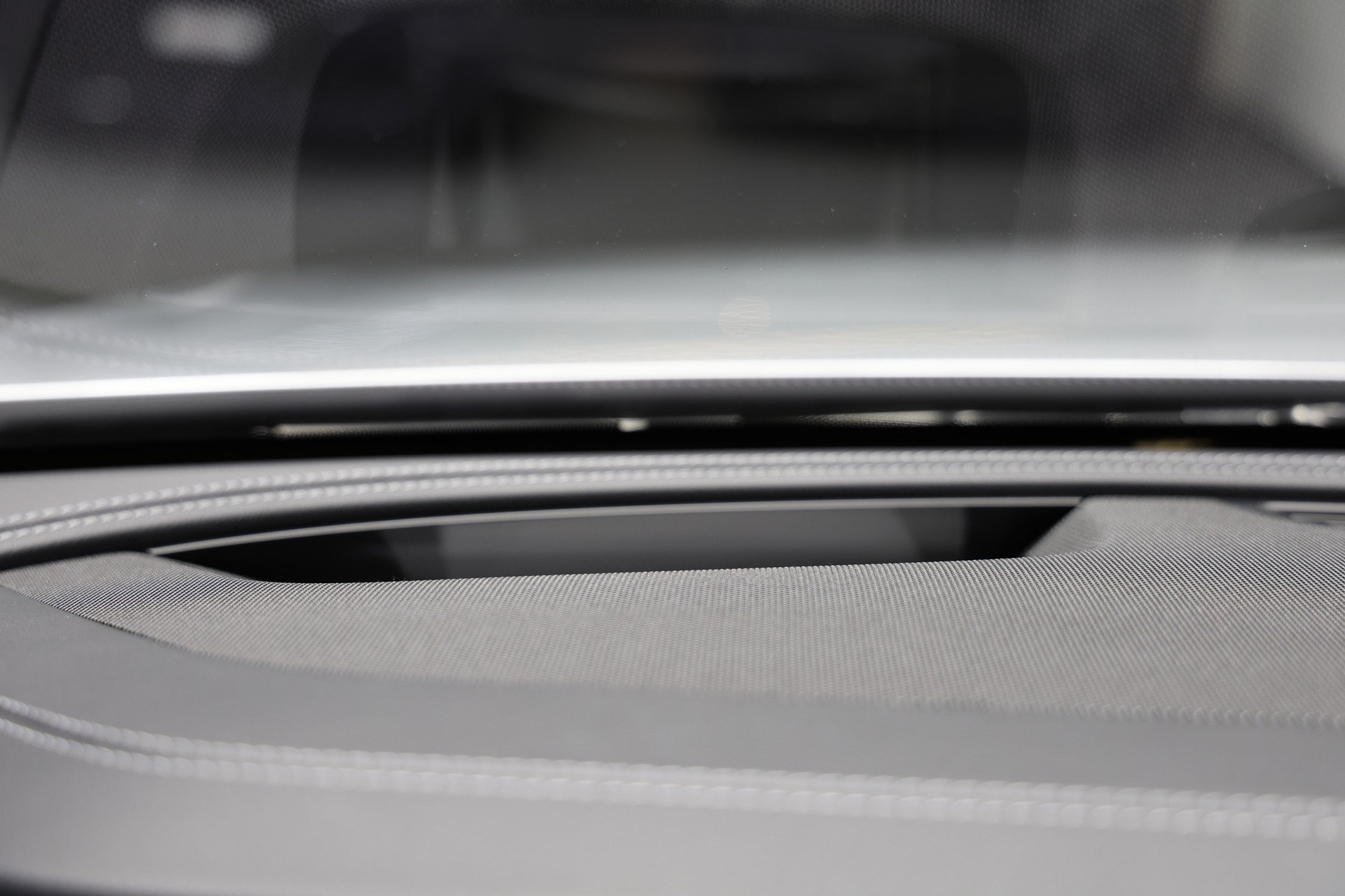 MERCEDES-BENZ E 220 d AMG Line 4Matic 9G-Tronic *Facelift*Vollausstattung*-image-17