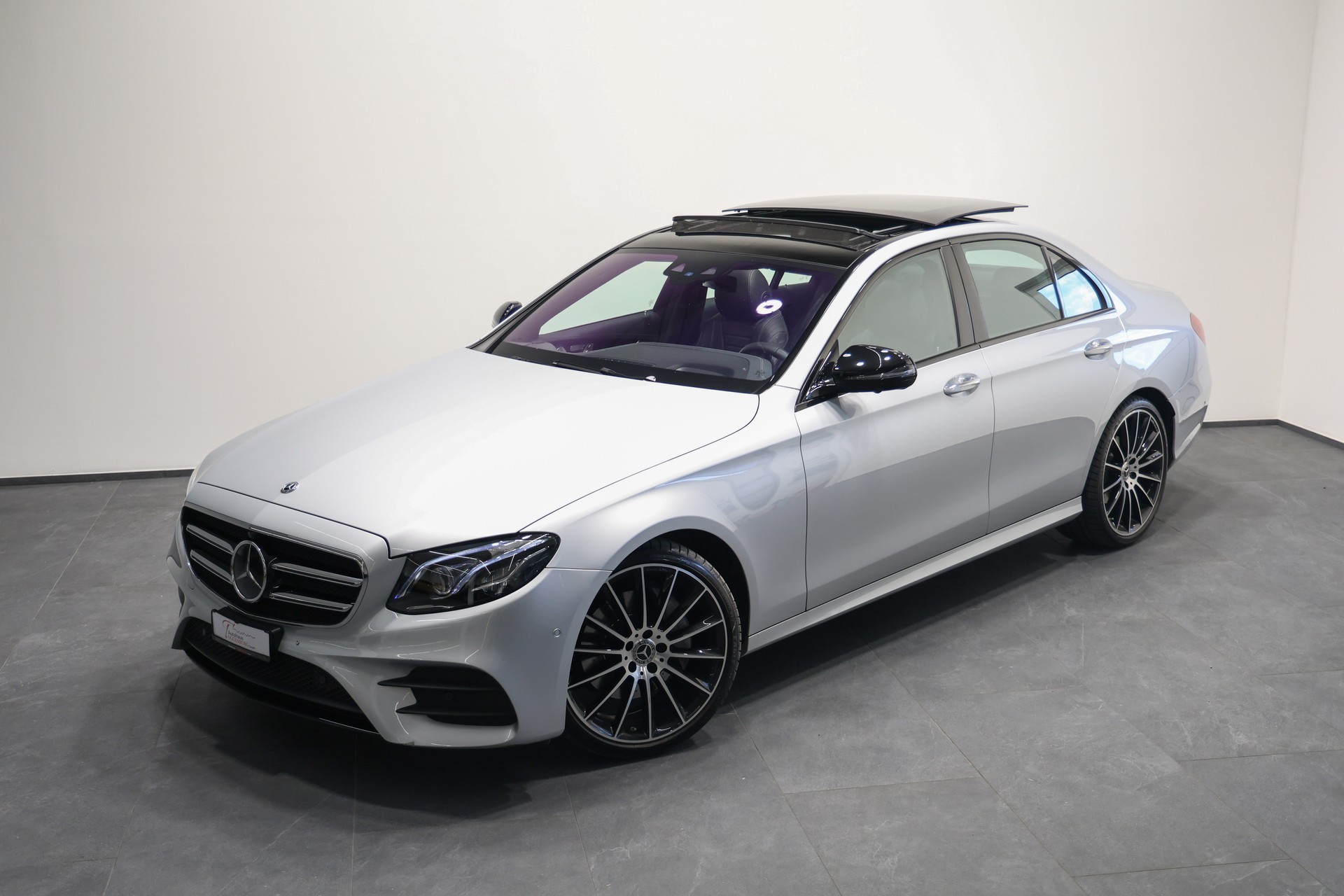 MERCEDES-BENZ E 220 d Swiss Star AMG Line 4Matic 9G-Tronic *Facelift*Vollausstattung*-showroom-element-1