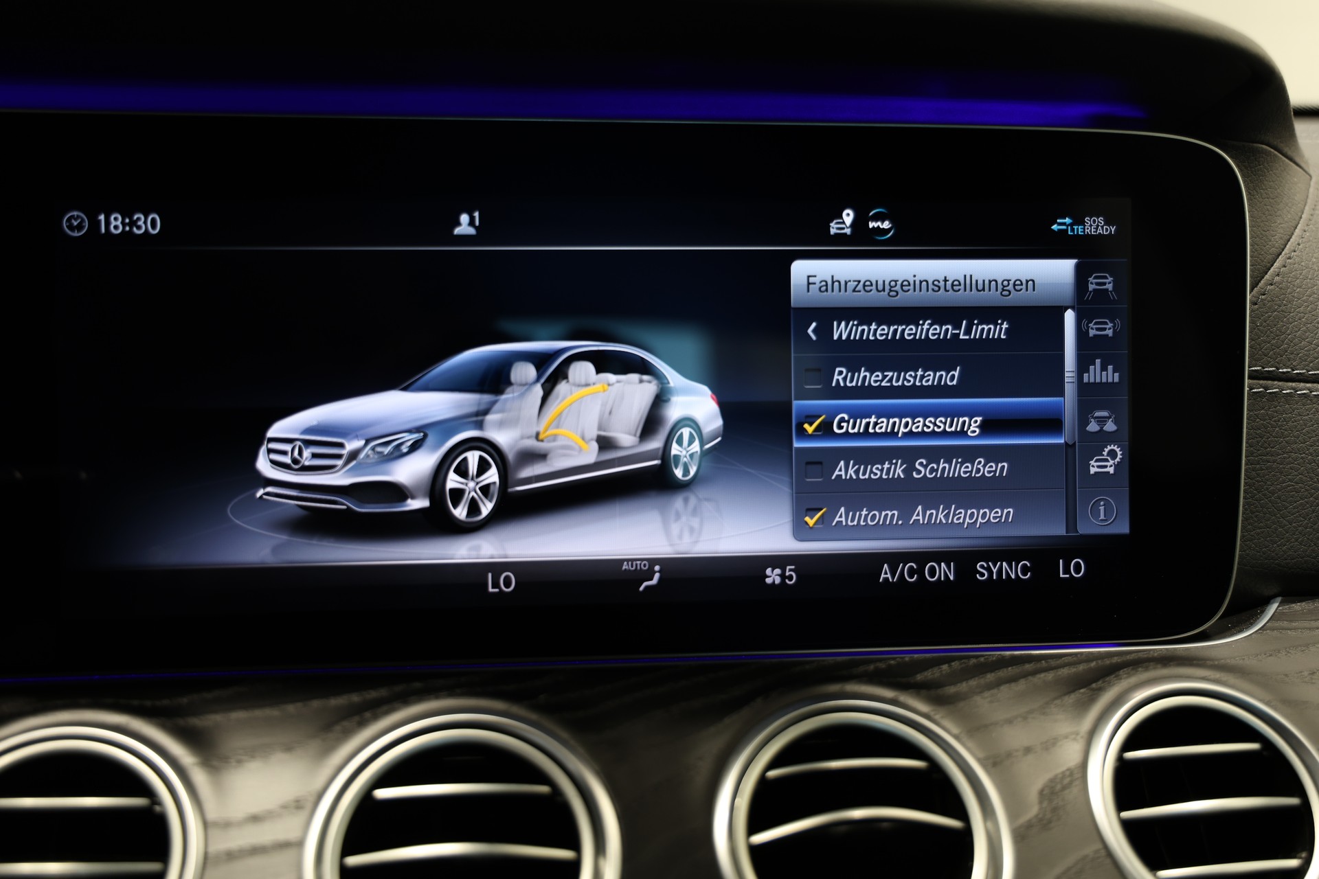 MERCEDES-BENZ E 220 d AMG Line 4Matic 9G-Tronic *Facelift*Vollausstattung*-image-31