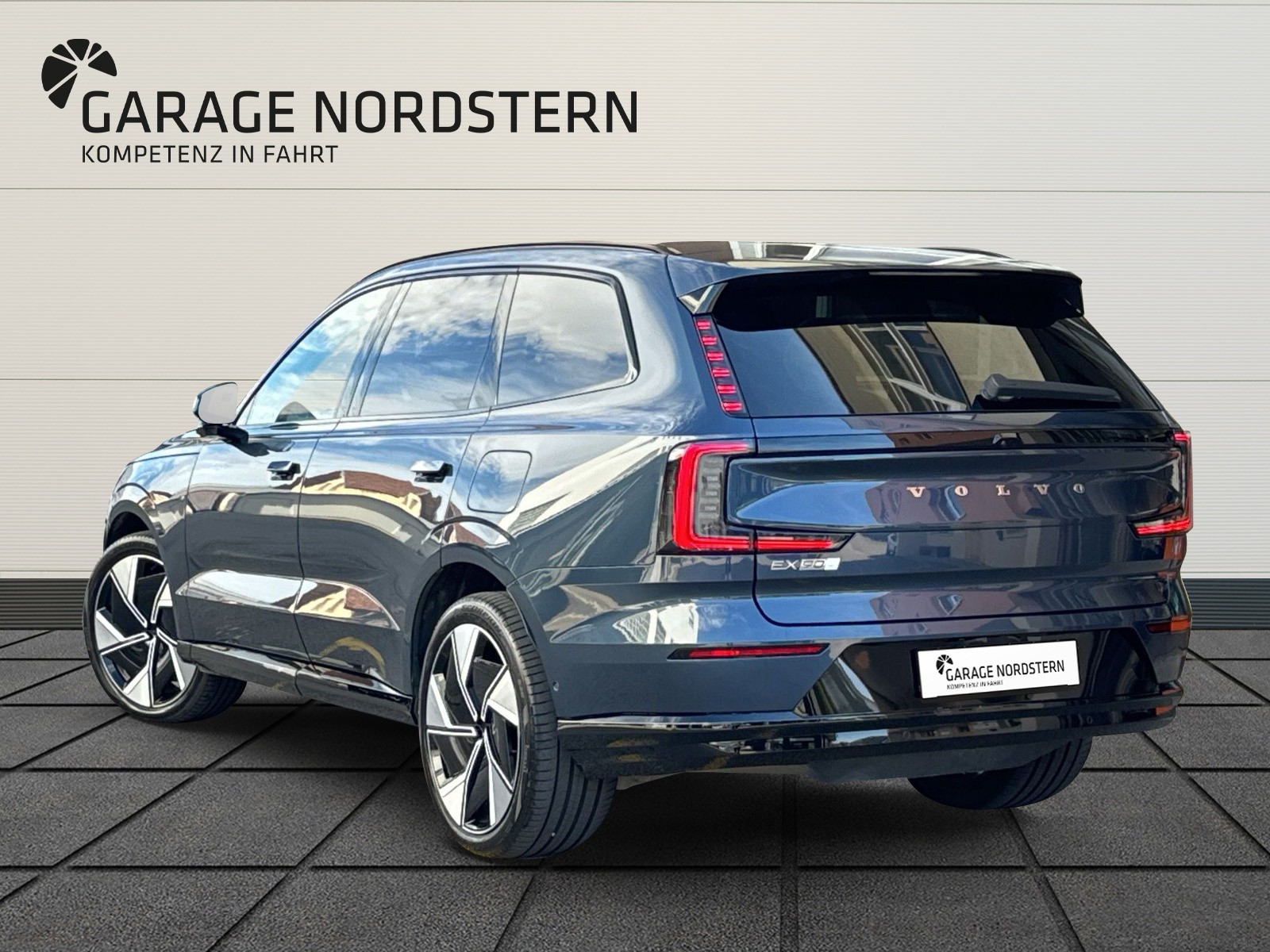 VOLVO EX90 Twin Performance Ultra AWD-showroom-element-2