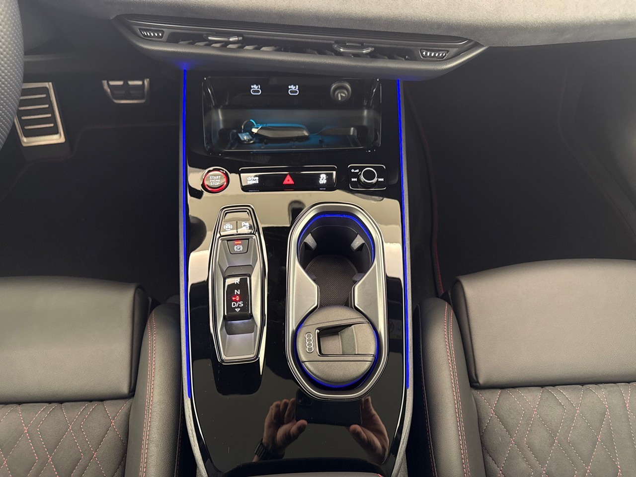 AUDI A6 Limousine TDI quattro 150 kW S tronic-image-13