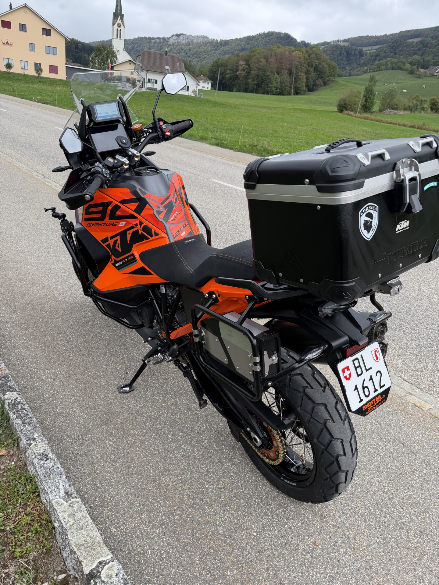 KTM 1290 Super Adventure S-image-3