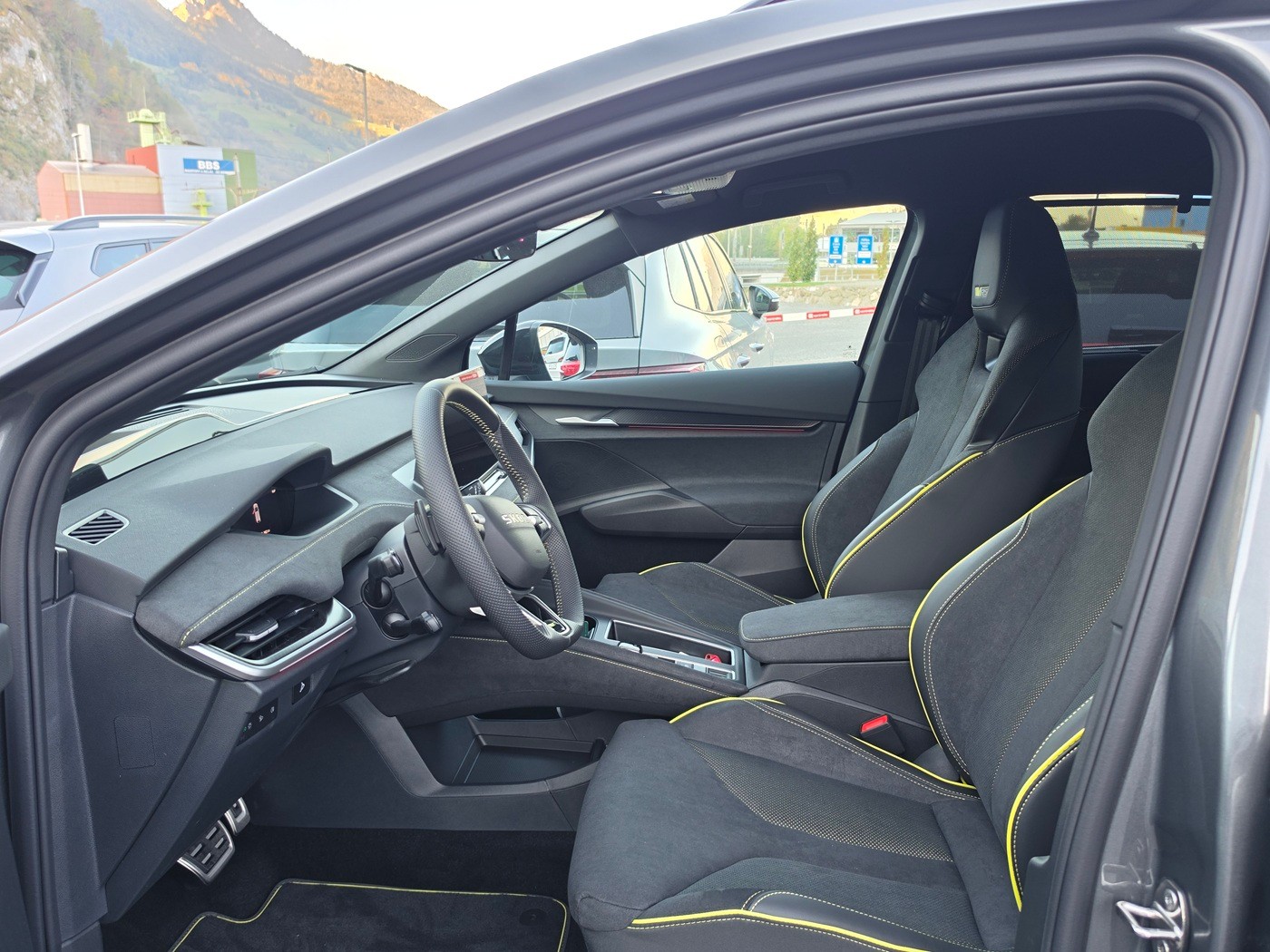 SKODA Elroq RS 4x4-image-7