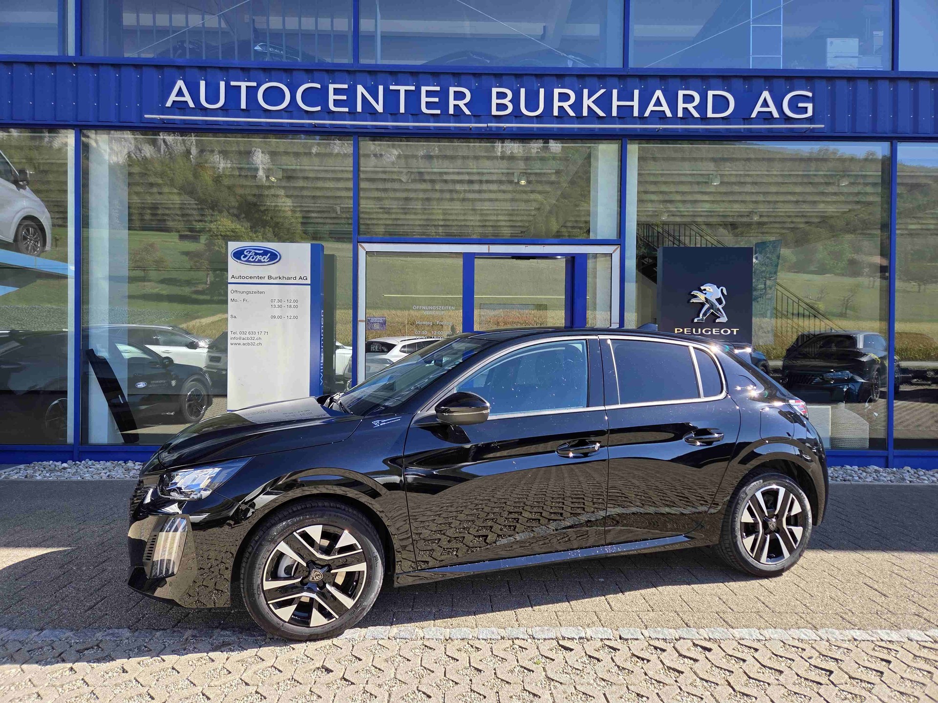 PEUGEOT 208 1.2 Hybrid Allure Premium