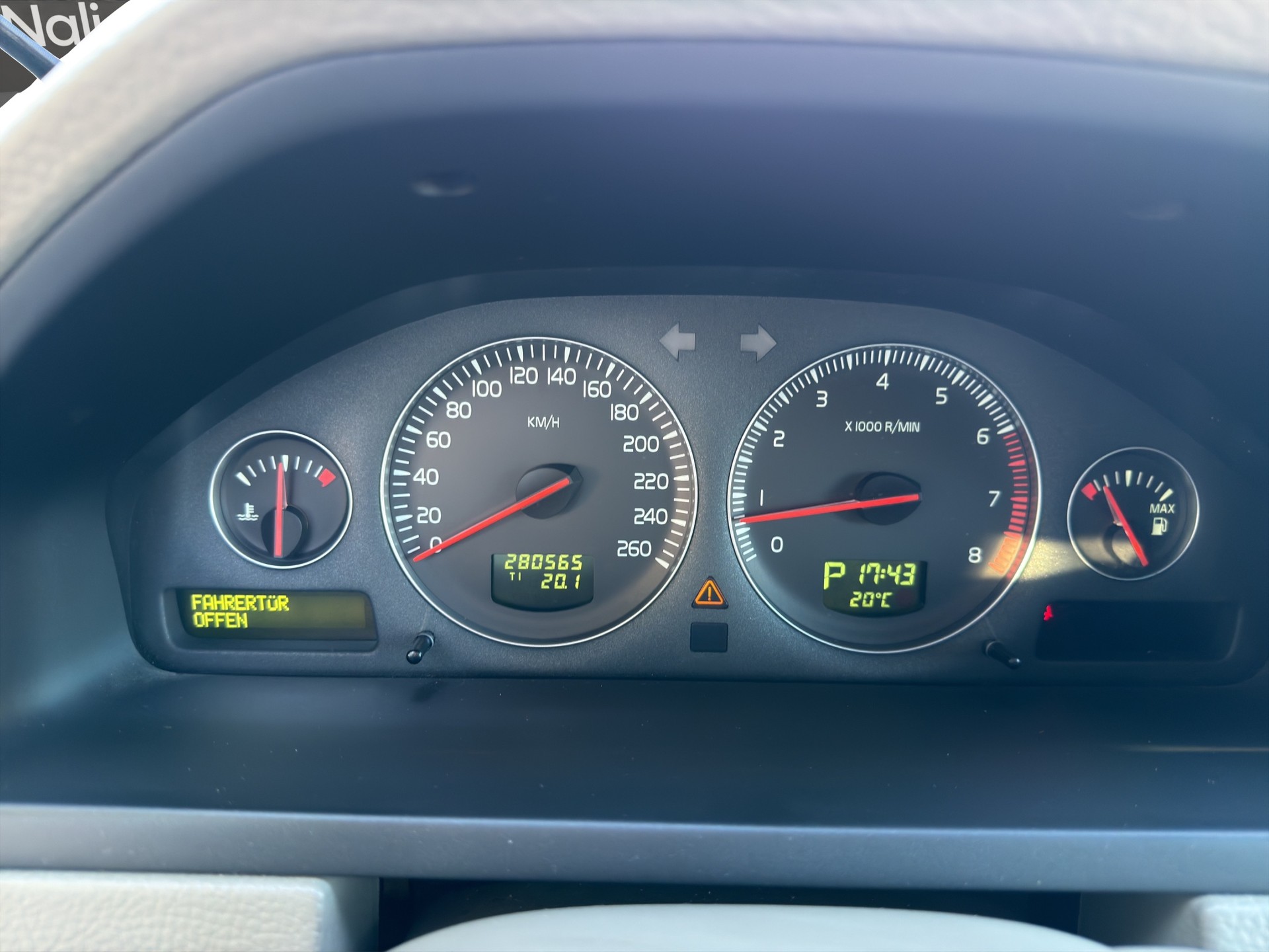 VOLVO XC90 2.5T AWD Executive Geartronic-image-12