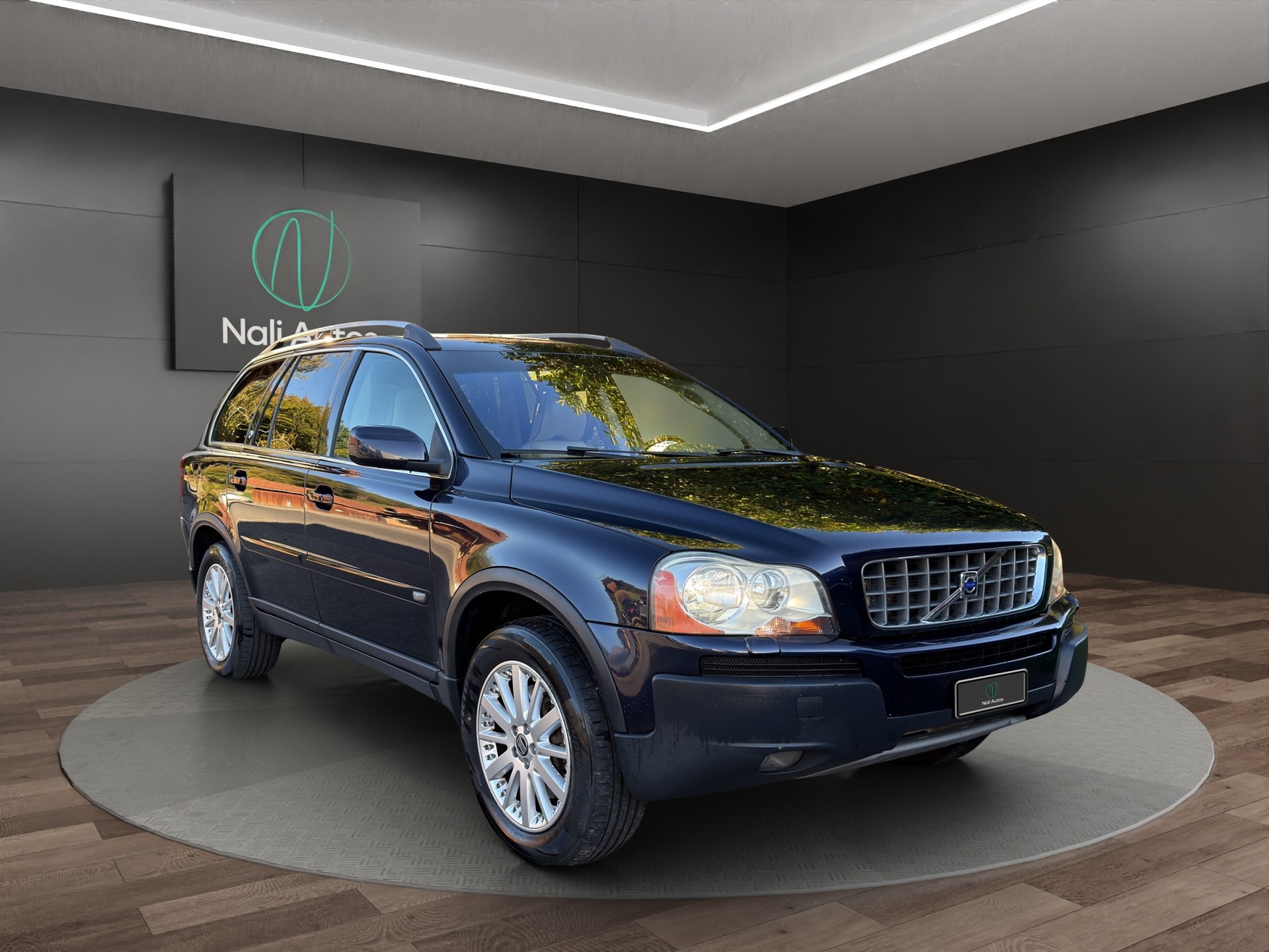 VOLVO XC90 2.5T AWD Executive Geartronic-showroom-element-1