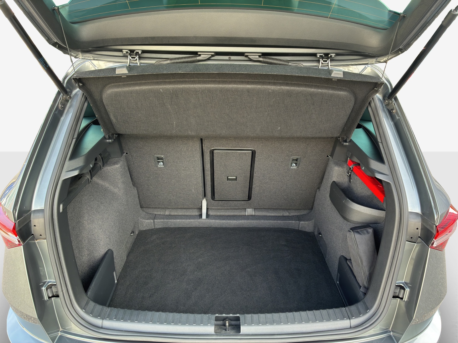 SKODA Karoq 2.0 TSI SportLine 4x4 DSG-image-12