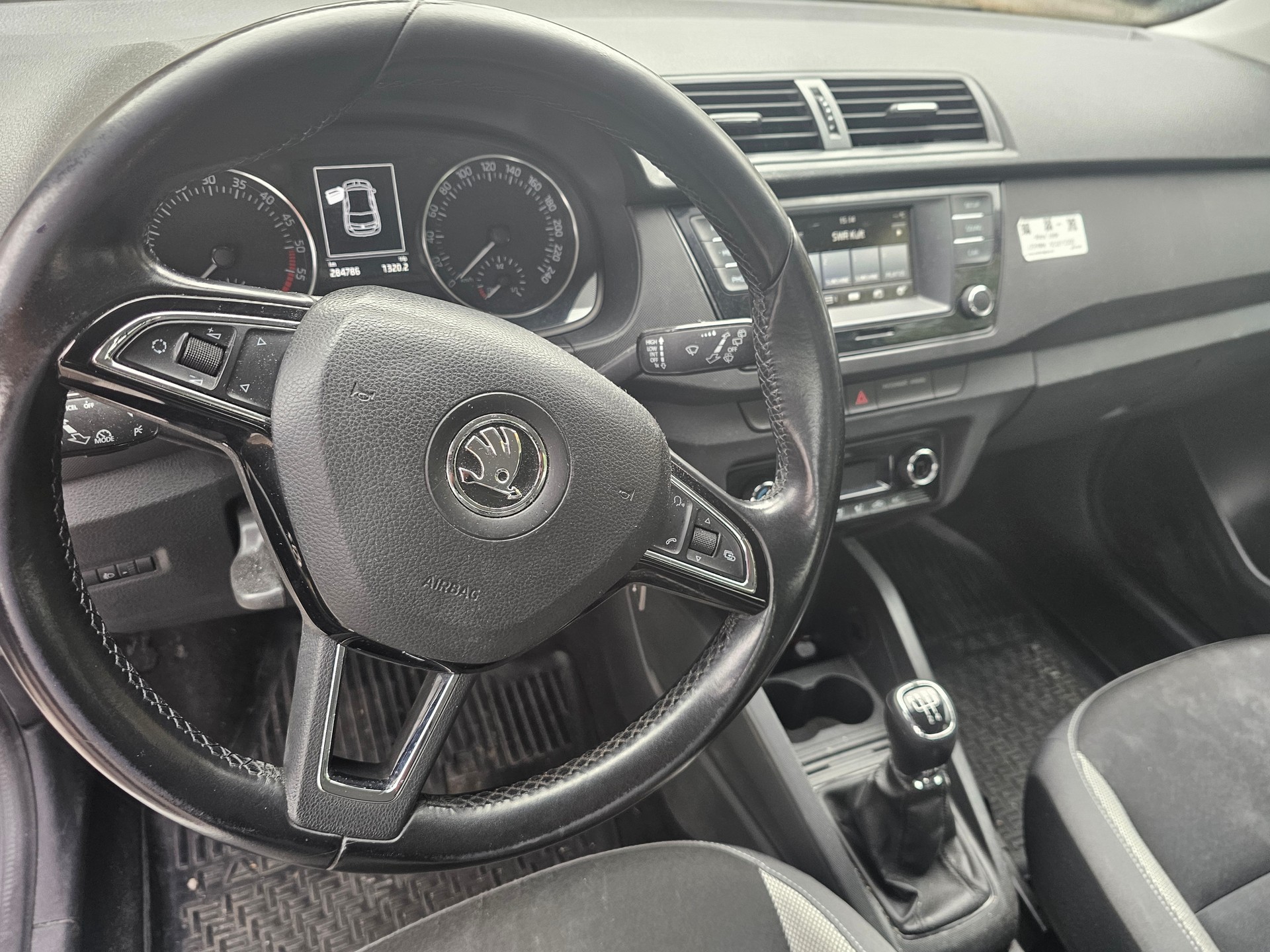 SKODA Fabia 1.4 TDI Ambition DSG-image-5