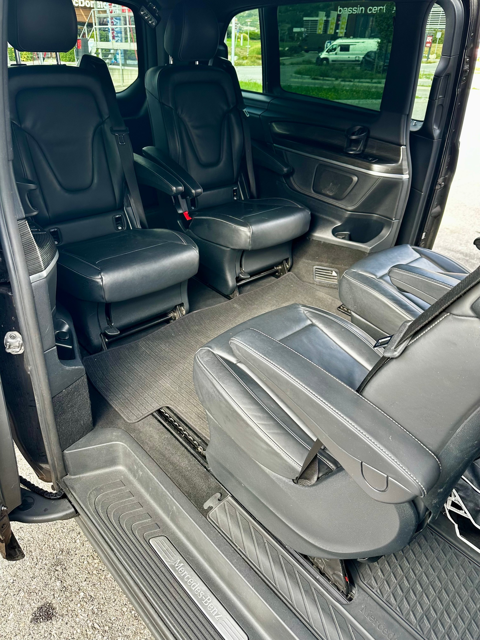 MERCEDES-BENZ V 300 d Swiss Ed. extralang 4M-image-6