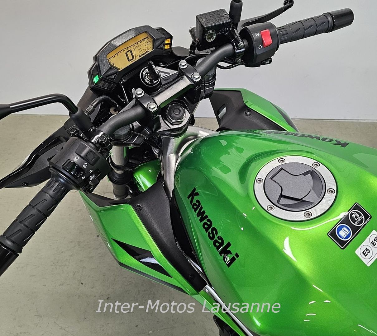 KAWASAKI Z125-image-6