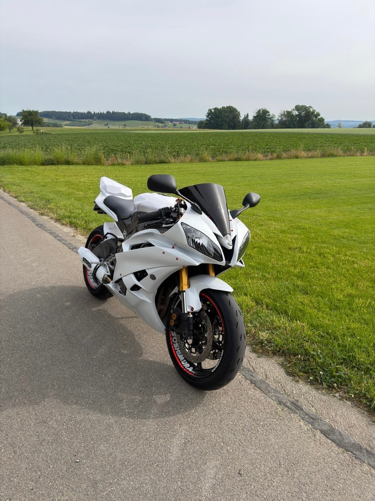 YAMAHA R6-image-7