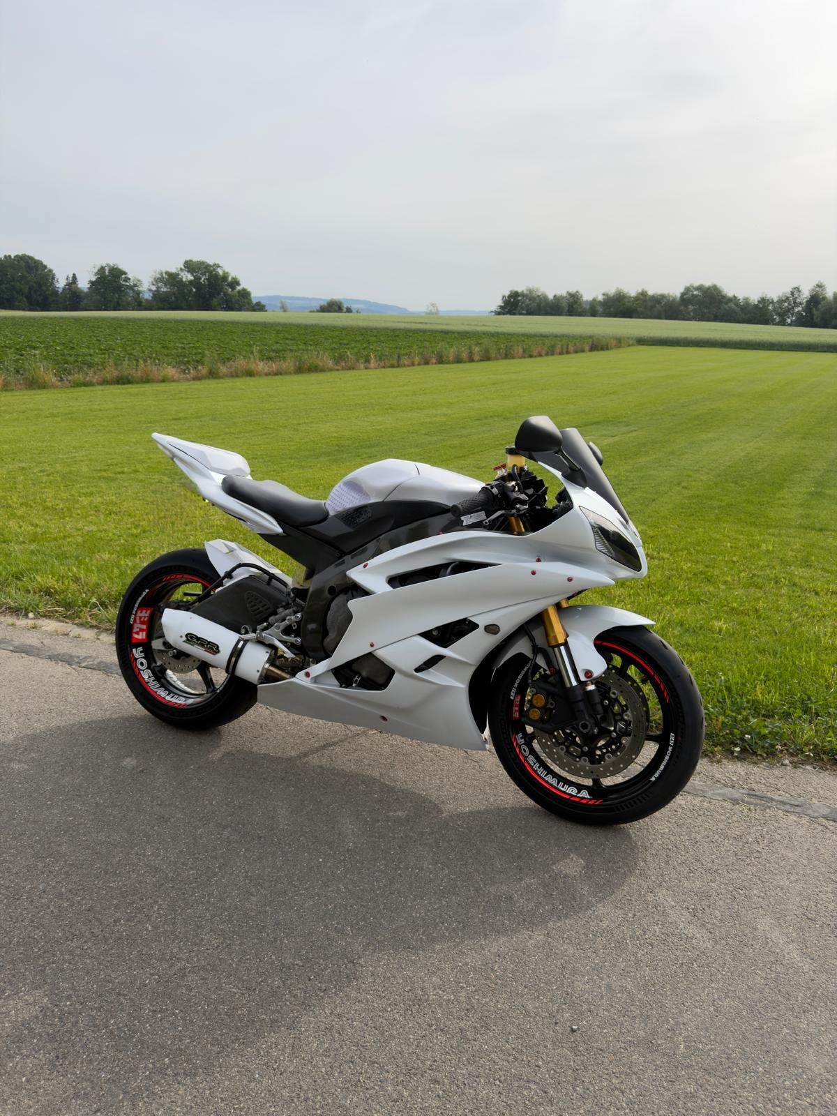 YAMAHA R6-image-2