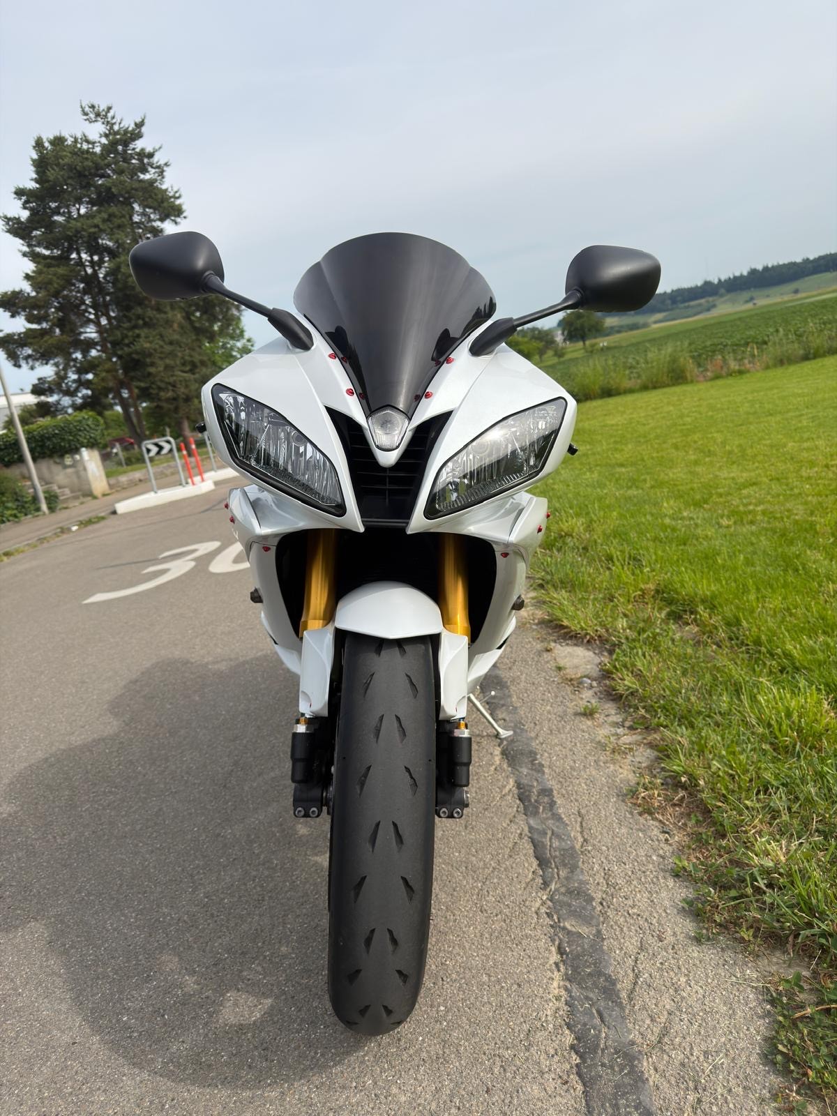 YAMAHA R6-image-1