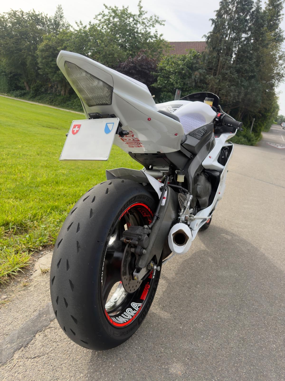 YAMAHA R6-image-5