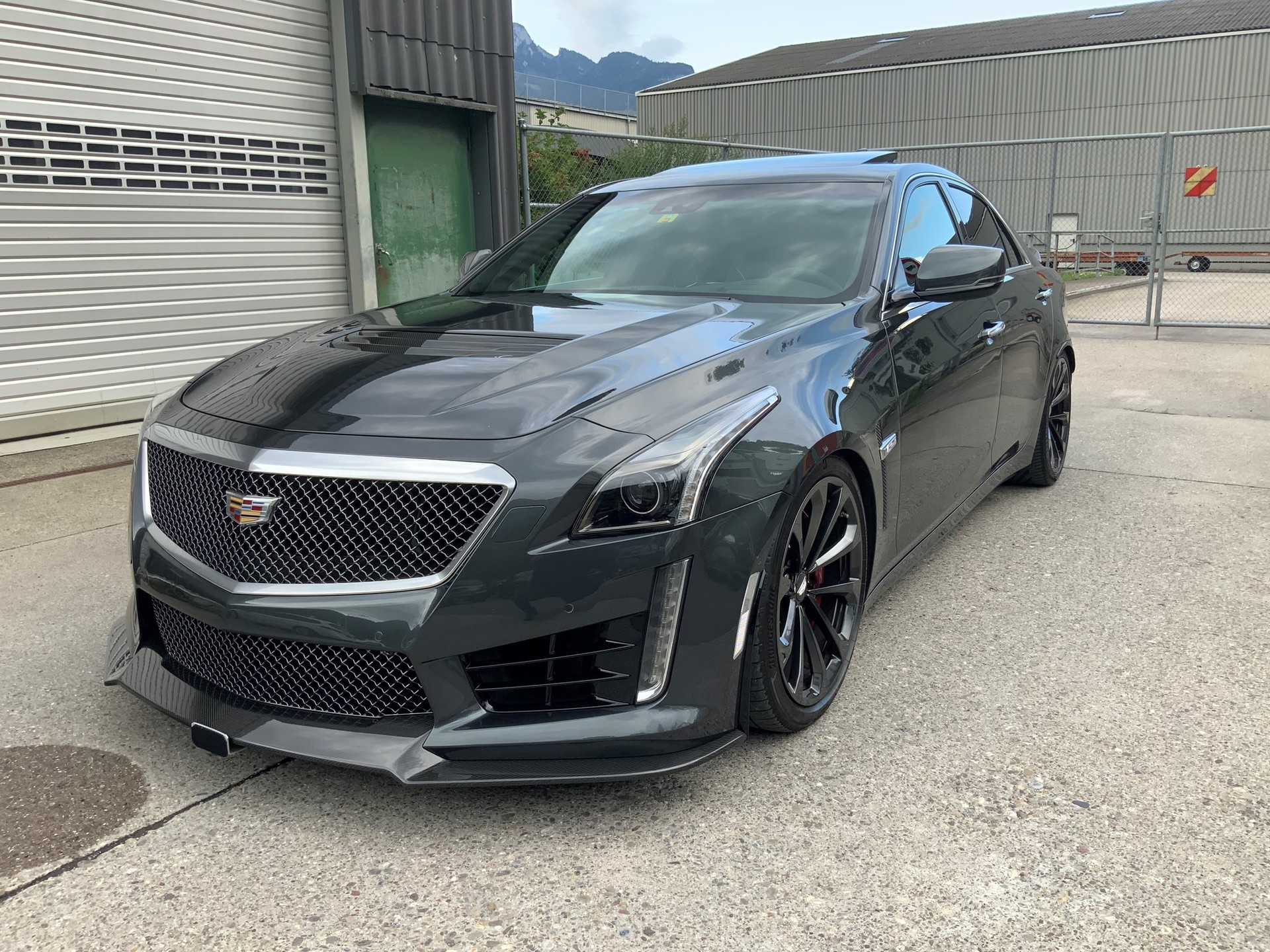 CADILLAC CTS-V Sedan 6.2 Supercharged Automatic