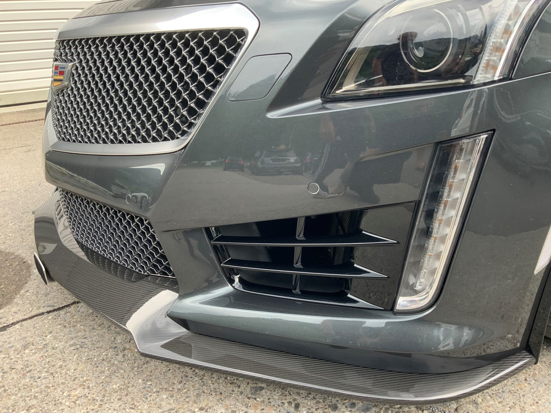 CADILLAC CTS-V Sedan 6.2 Supercharged Automatic-image-10