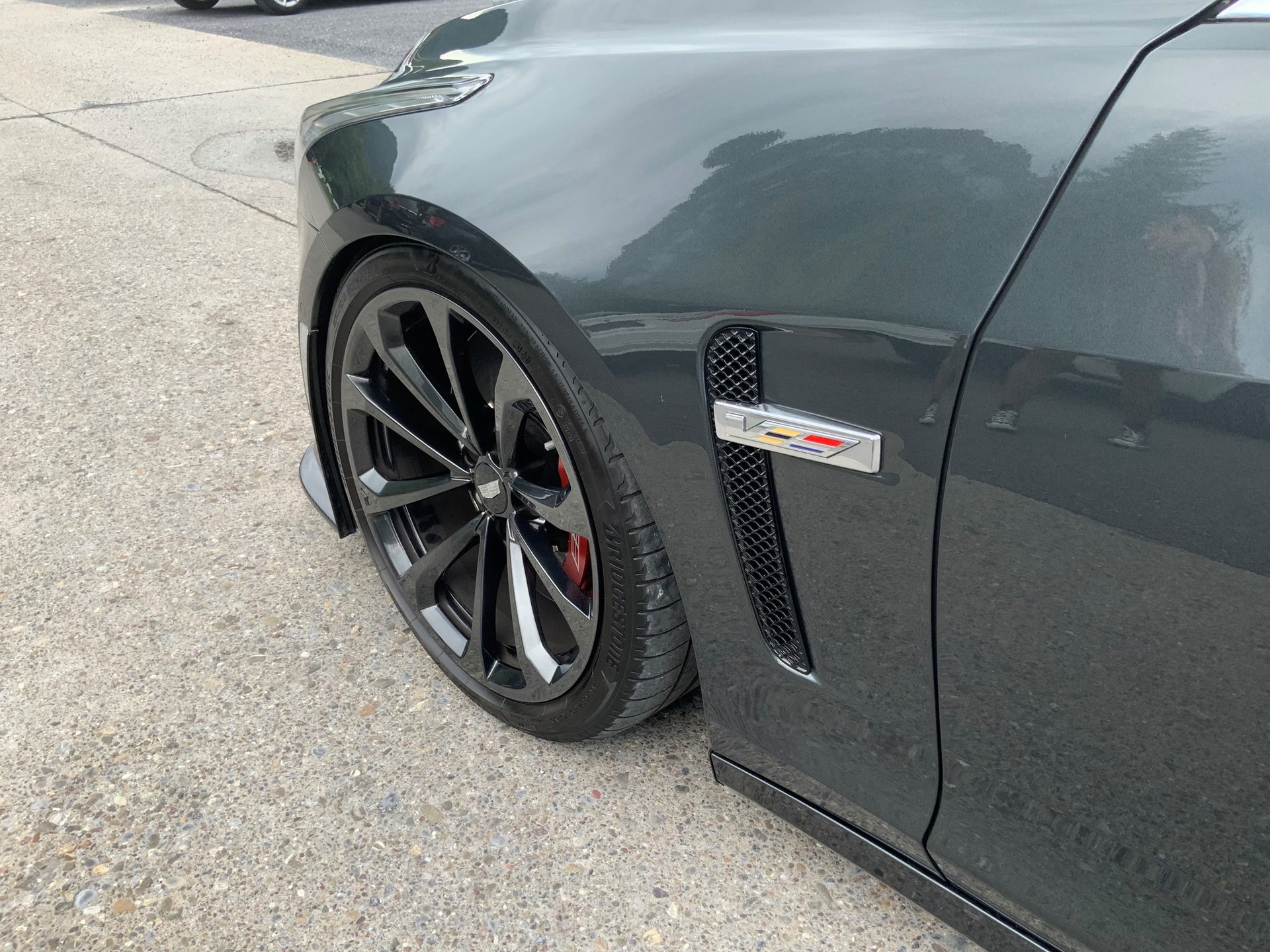 CADILLAC CTS-V Sedan 6.2 Supercharged Automatic-image-12