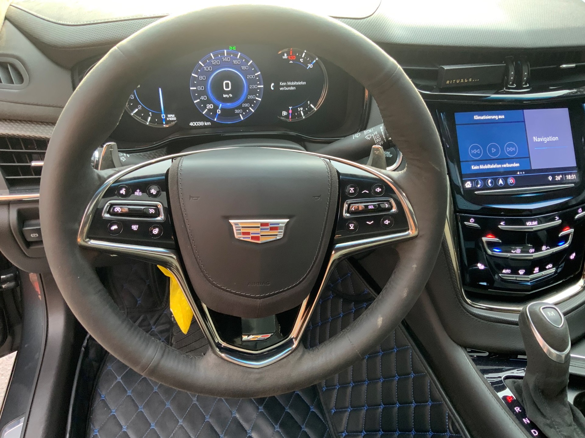 CADILLAC CTS-V Sedan 6.2 Supercharged Automatic-image-25