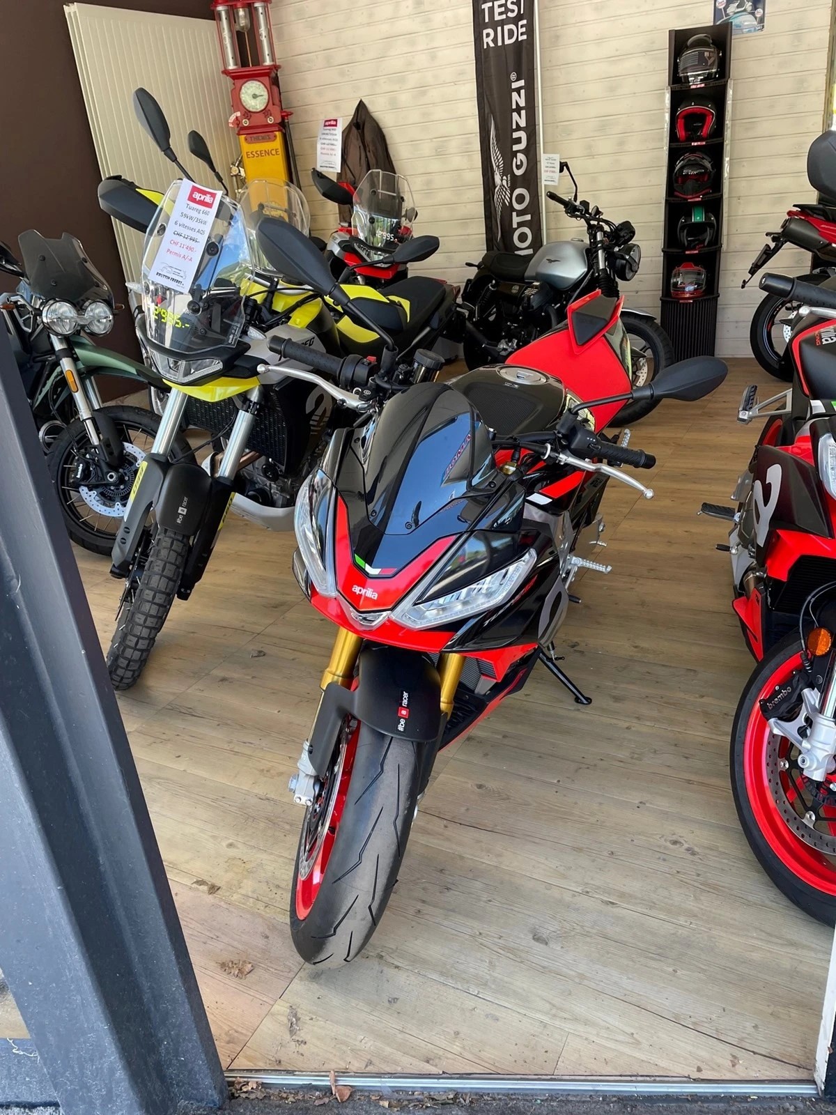 APRILIA Tuono V4 1100 Factory