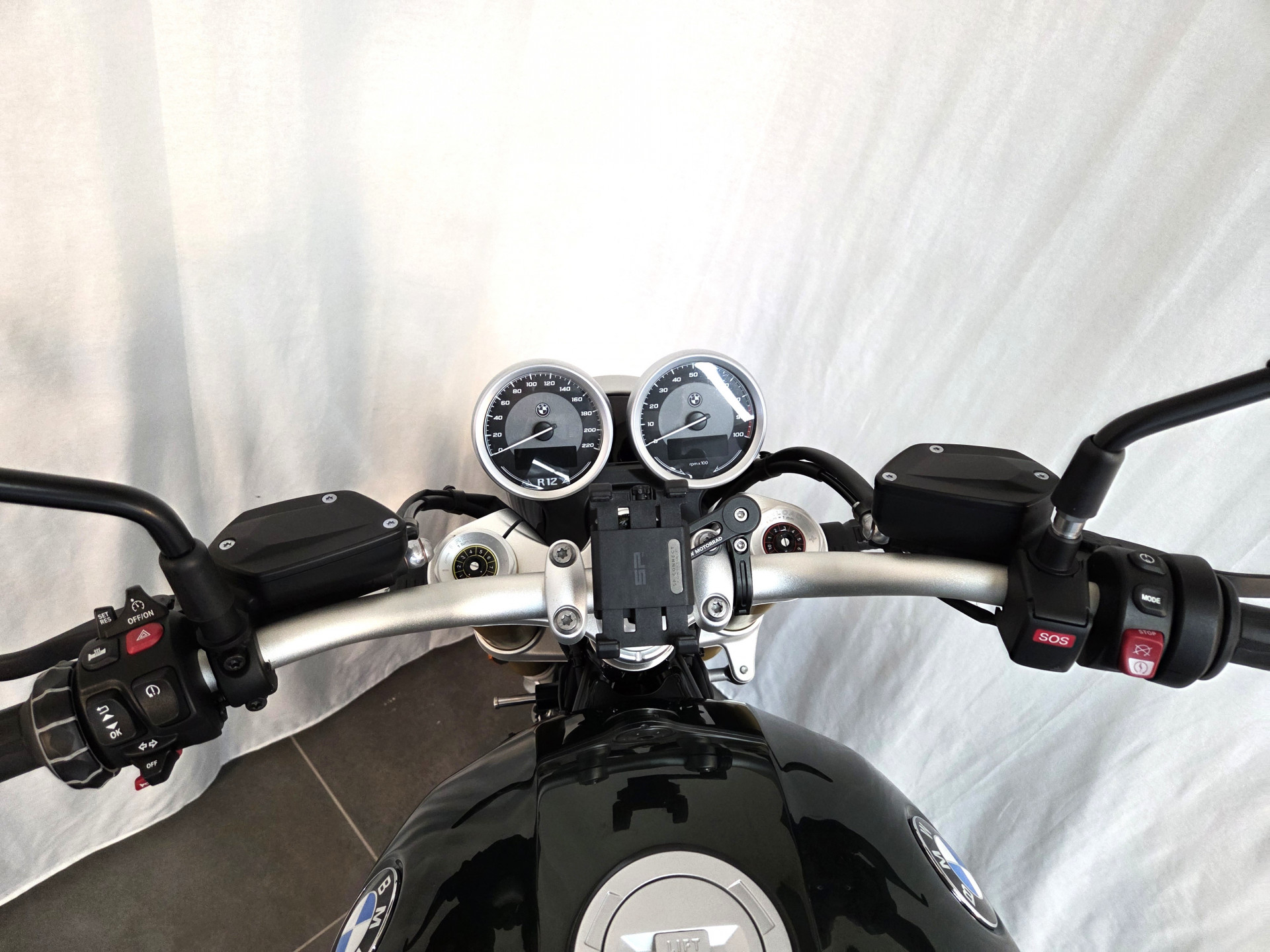 BMW R 12 nineT-image-4