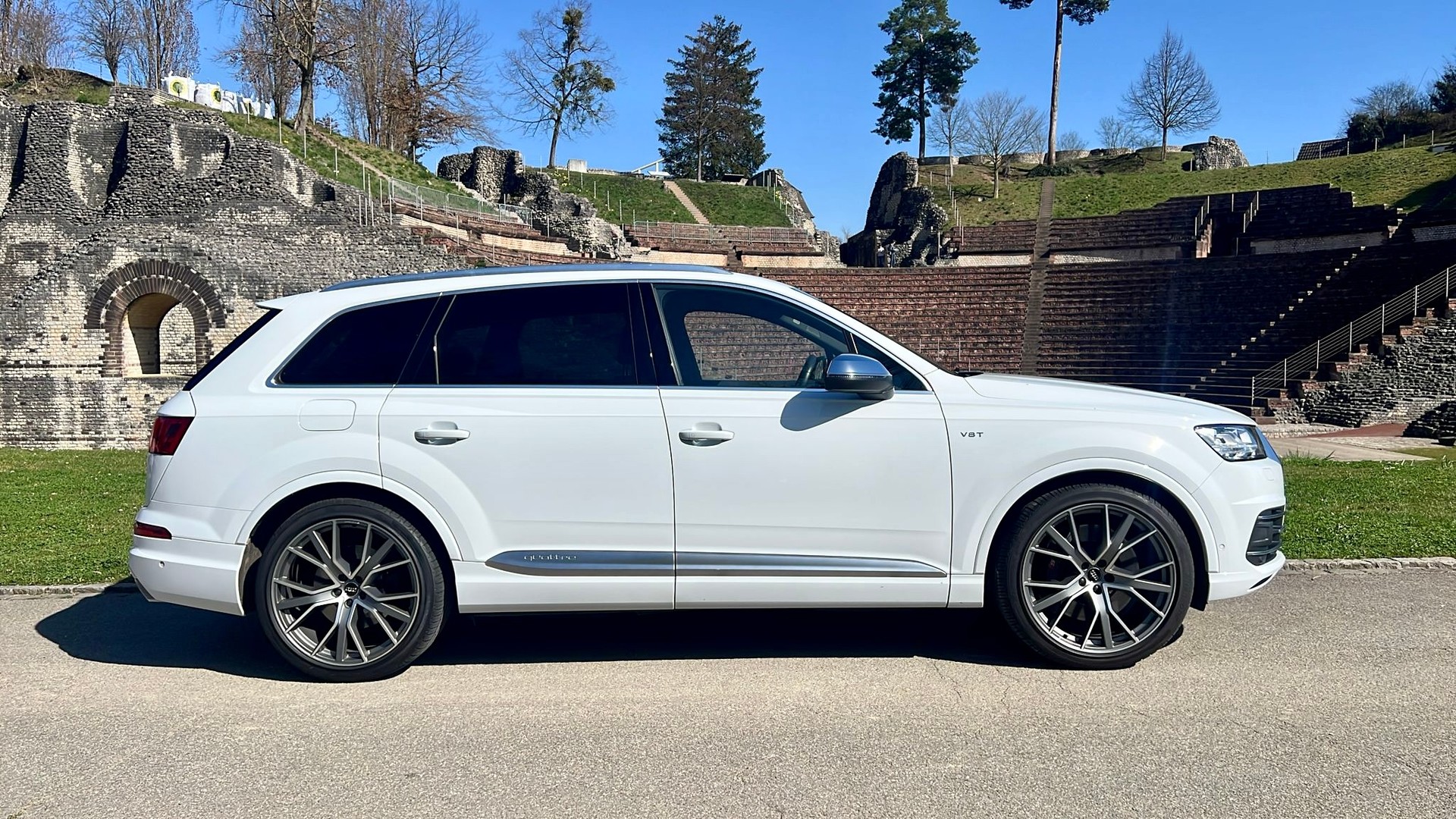 AUDI SQ7 4.0 TDI quattro tiptronic-image-3