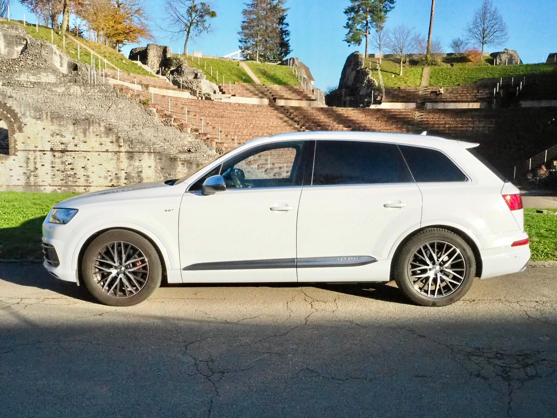AUDI SQ7 4.0 TDI quattro tiptronic-image-8