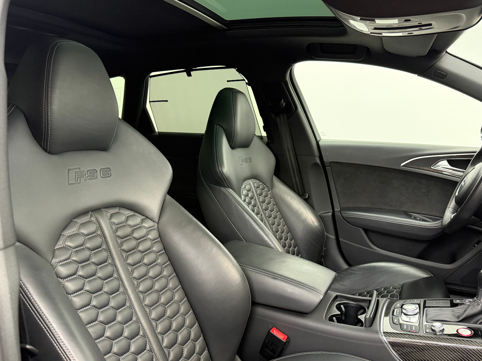 AUDI RS6 Avant 4.0 TFSI V8 quattro Tiptronic-image-18