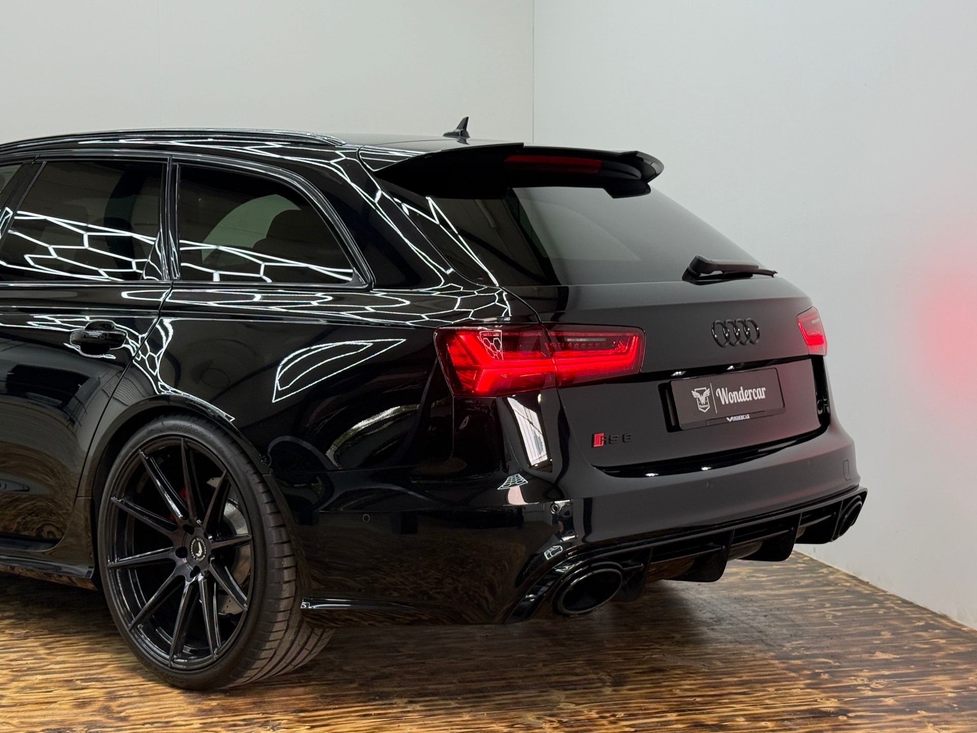 AUDI RS6 Avant 4.0 TFSI V8 quattro Tiptronic-image-8