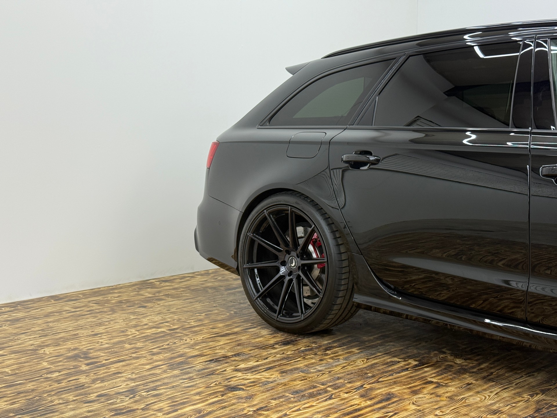 AUDI RS6 Avant 4.0 TFSI V8 quattro Tiptronic-image-12