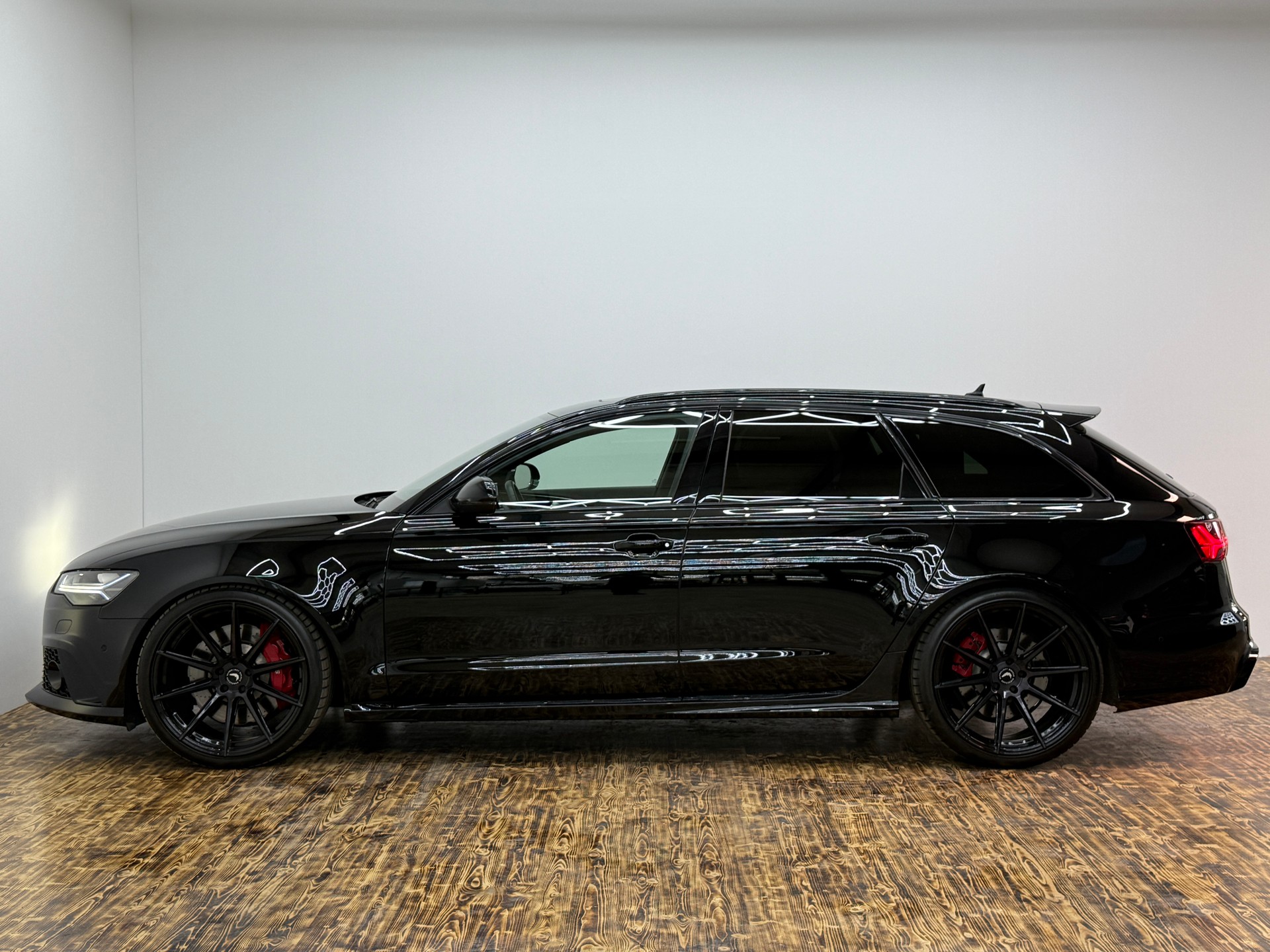 AUDI RS6 Avant 4.0 TFSI V8 quattro Tiptronic-image-6