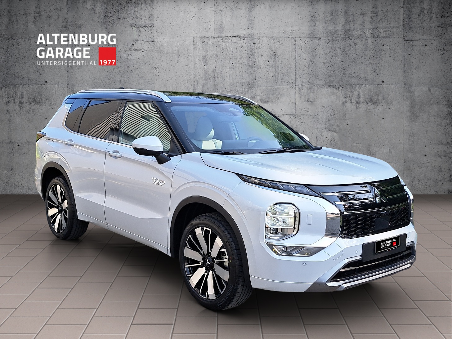 MITSUBISHI Outlander 2.4 PHEV Instyle 4x4-image-6