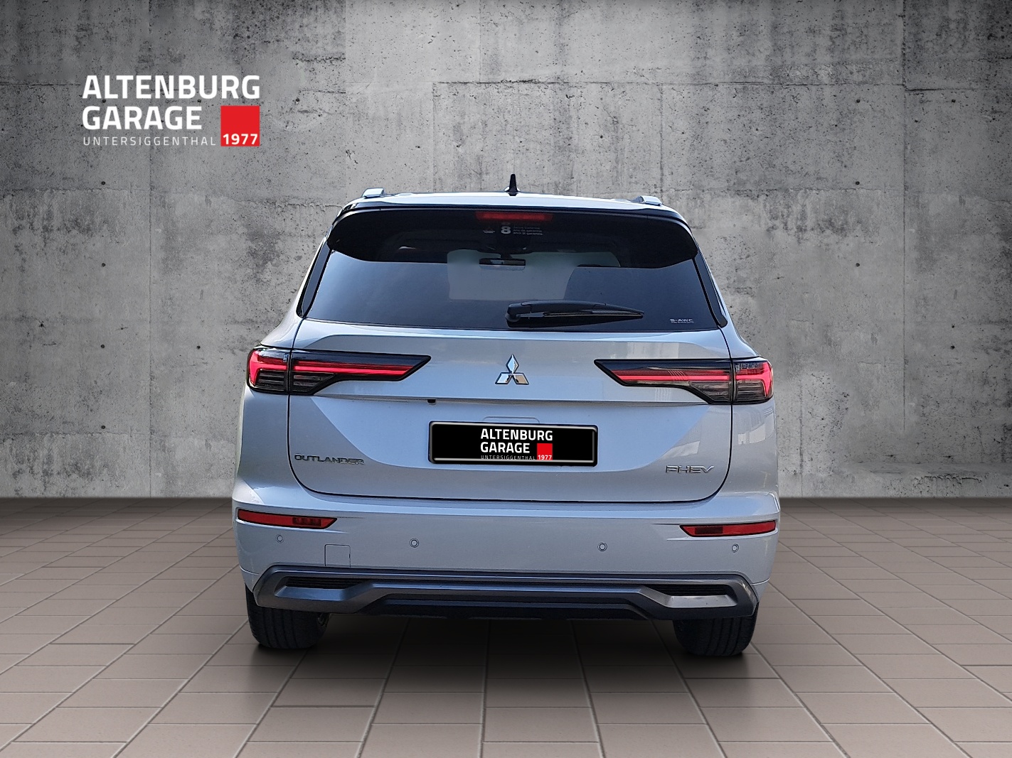 MITSUBISHI Outlander 2.4 PHEV Instyle 4x4-showroom-element-3