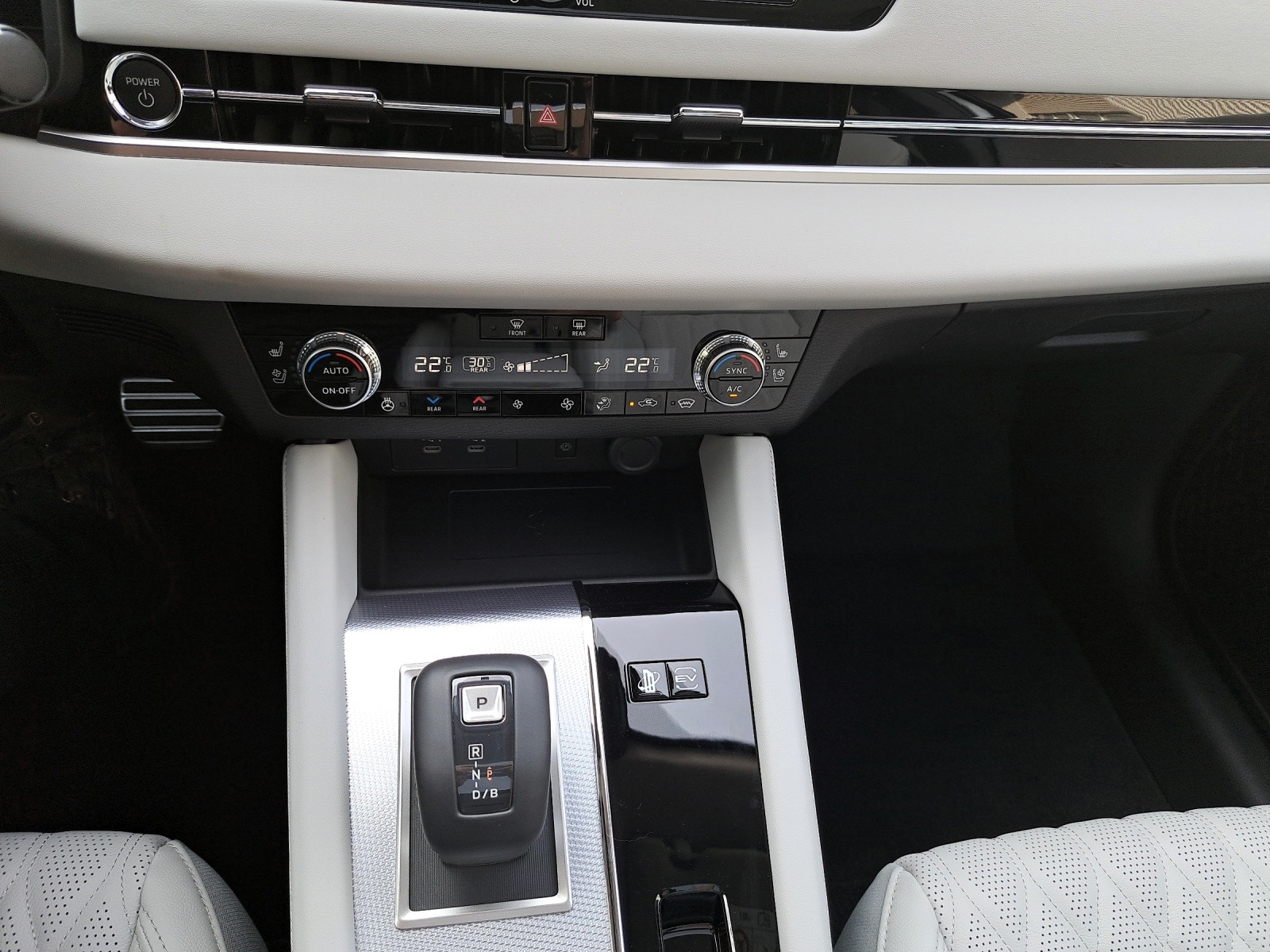 MITSUBISHI Outlander 2.4 PHEV Instyle 4x4-image-11